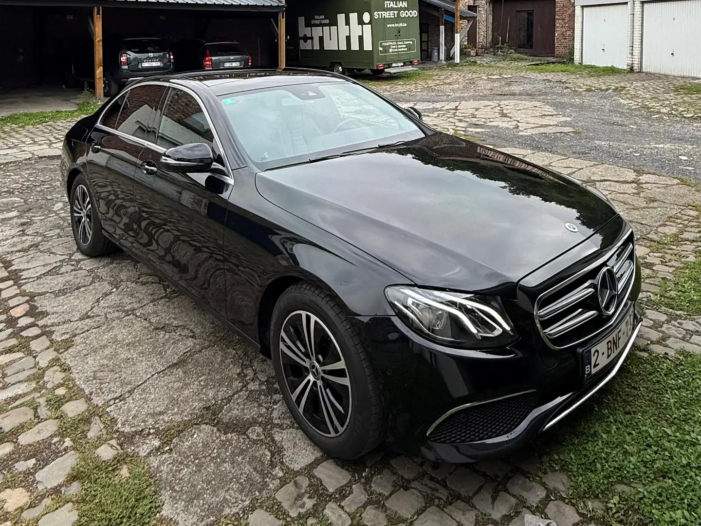 Mercedes-Benz E 220 Zwart - 1
