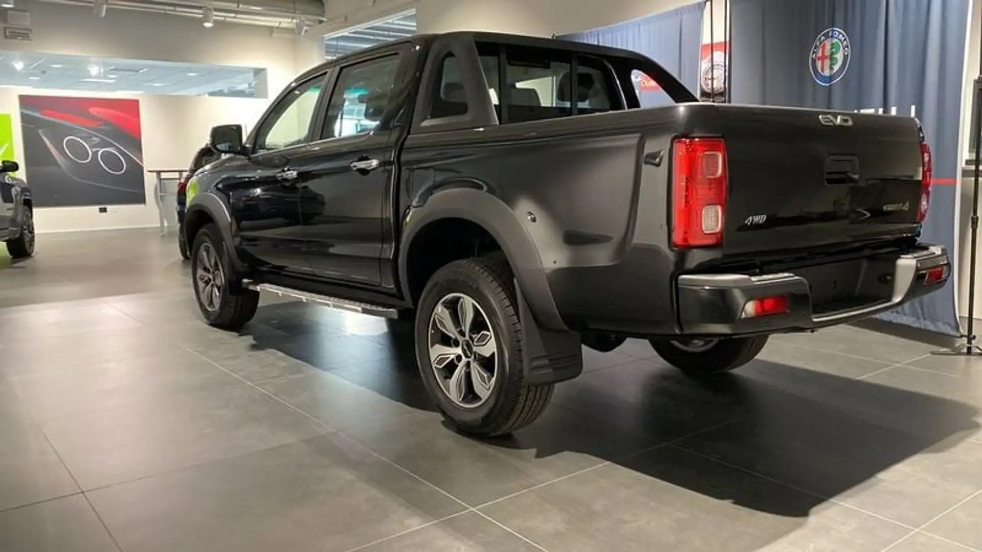 EVO Cross4 2.0 Turbo Diesel Doppia Cabina Pronta Consegna Černá - 2