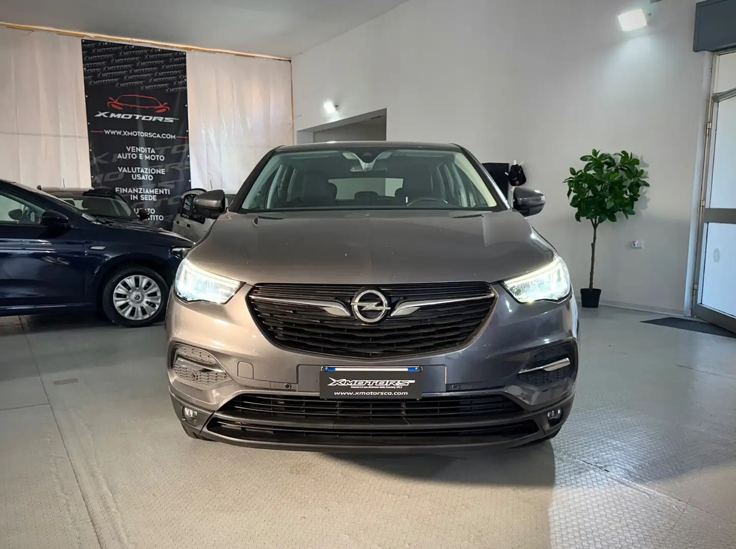 Opel Grandland X X 1.5 diesel Ecotec Start&Stop aut. Business Gris - 2