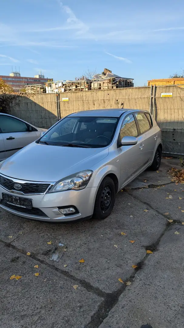 Kia Ceed SW / cee'd SW 1.4 CVVT Spirit Silber - 2