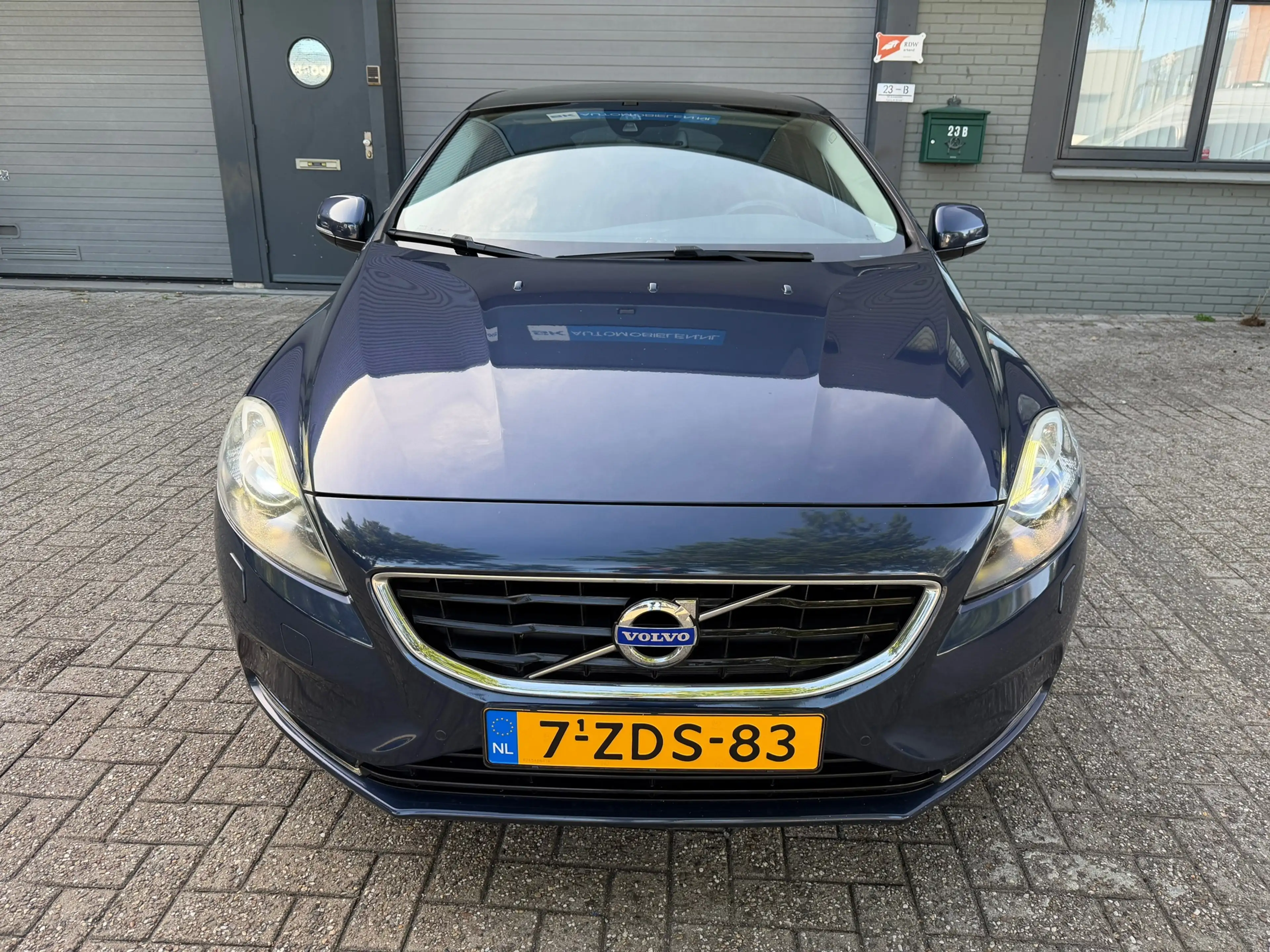 Volvo V40 2.0 D4 Ocean Race Business — photo 8