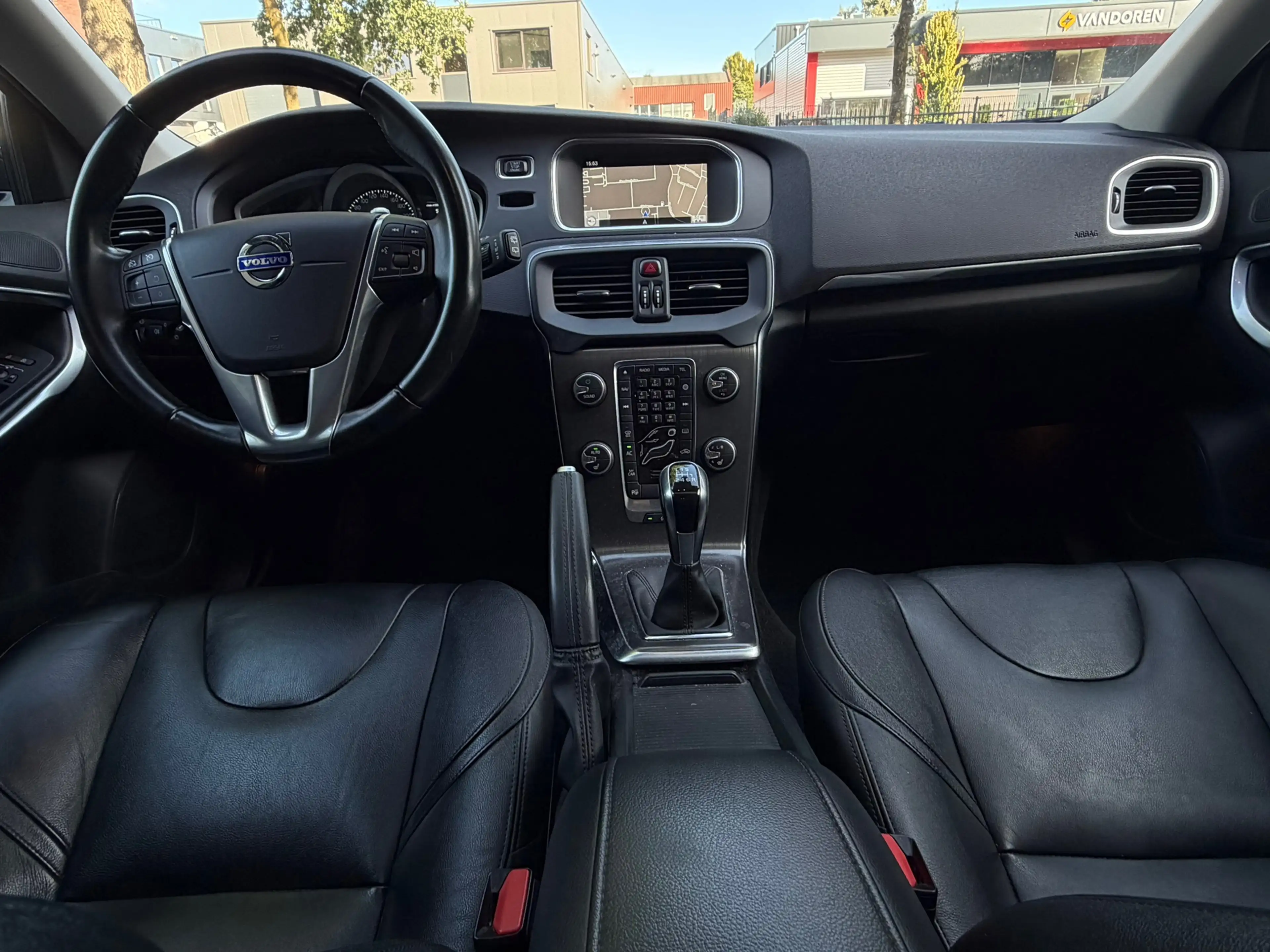 Volvo V40 2.0 D4 Ocean Race Business — photo 14