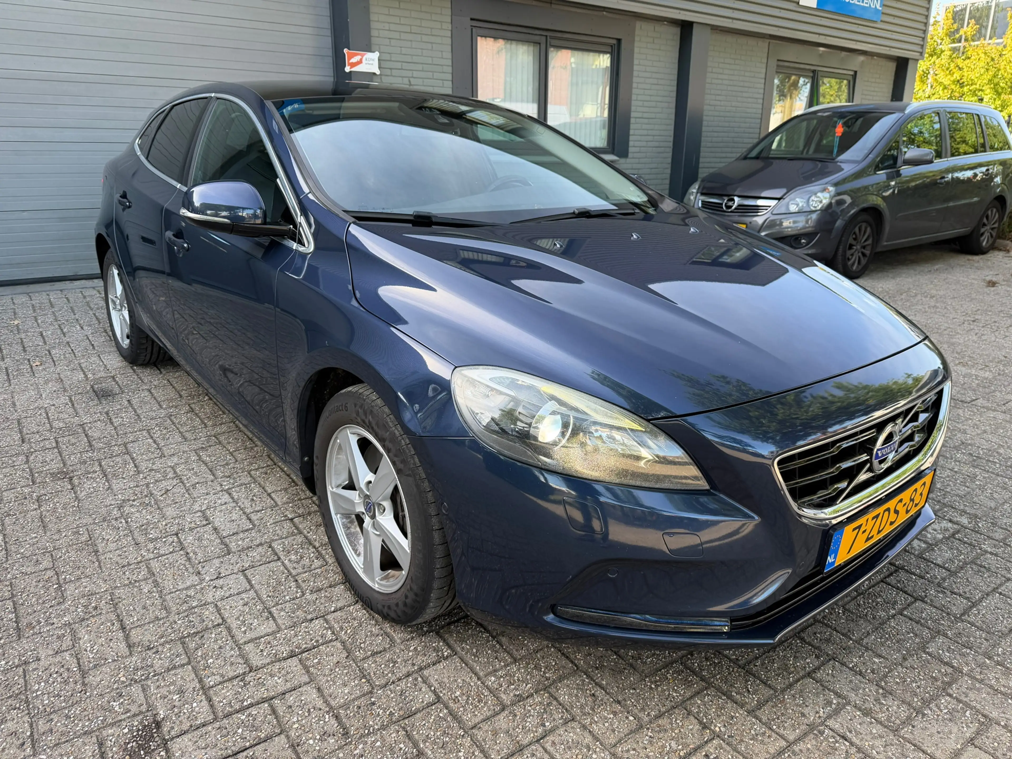 Volvo V40 2.0 D4 Ocean Race Business — photo 7