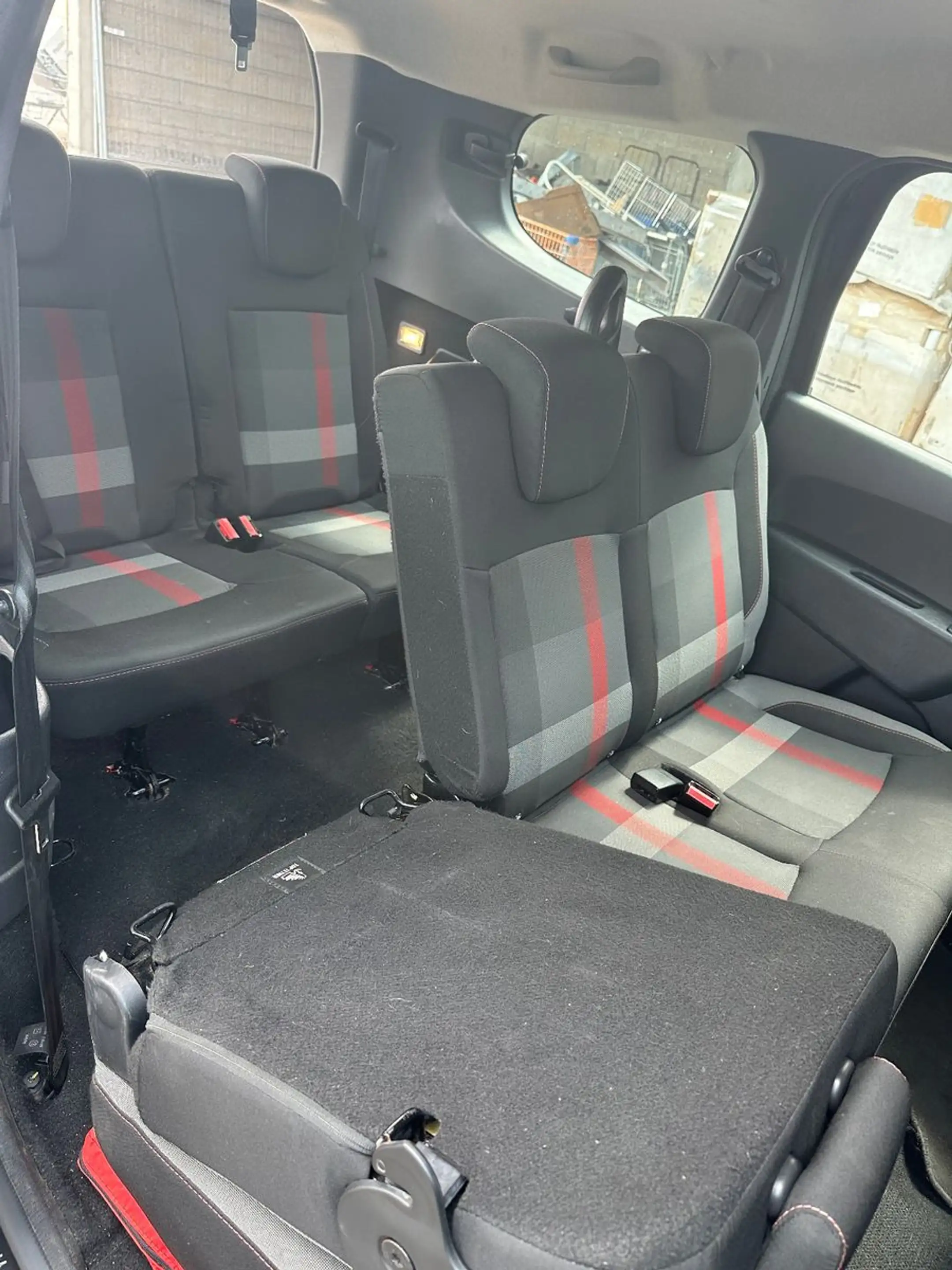 Dacia Lodgy Stepway — photo 10