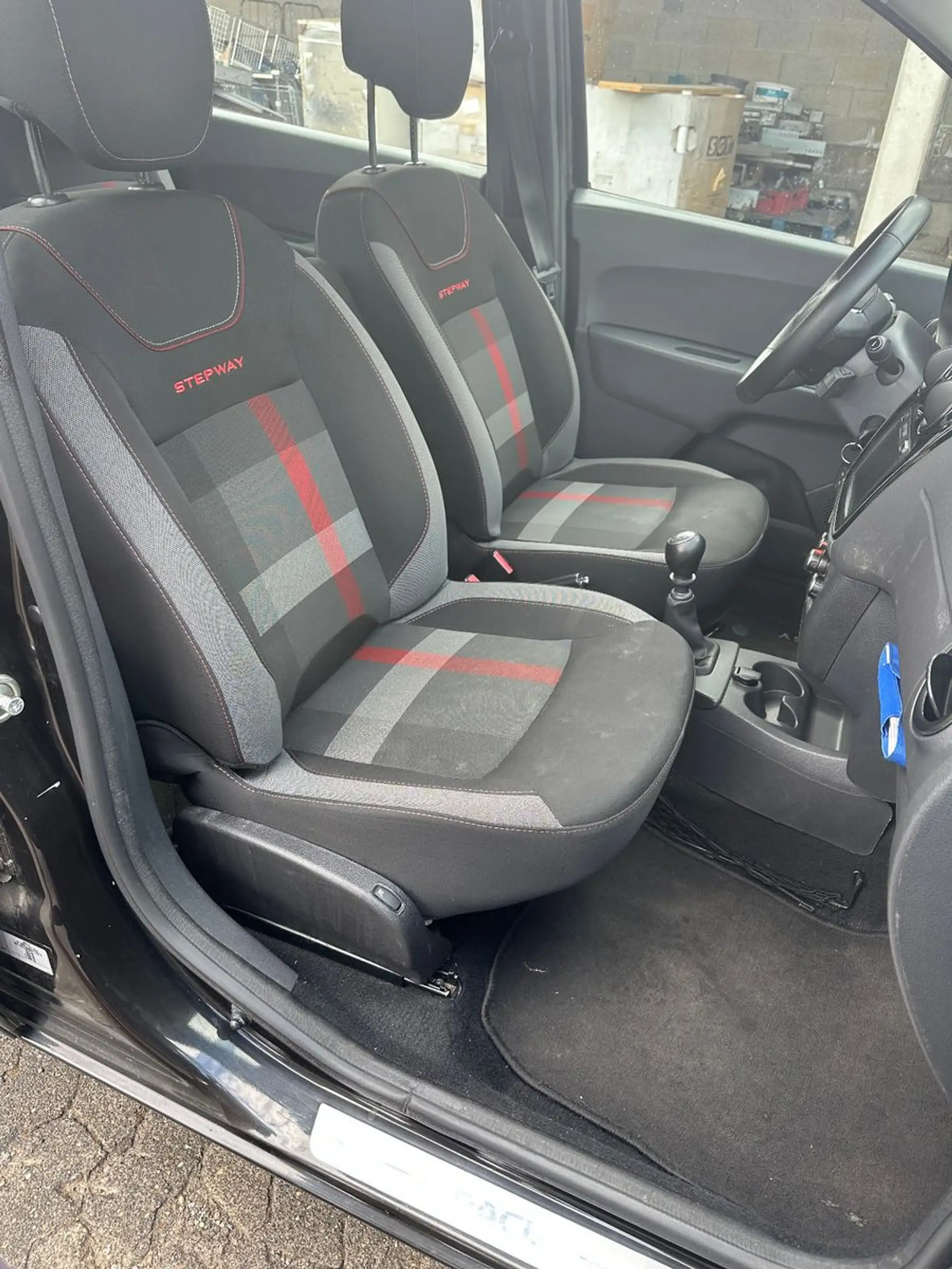 Dacia Lodgy Stepway — photo 13