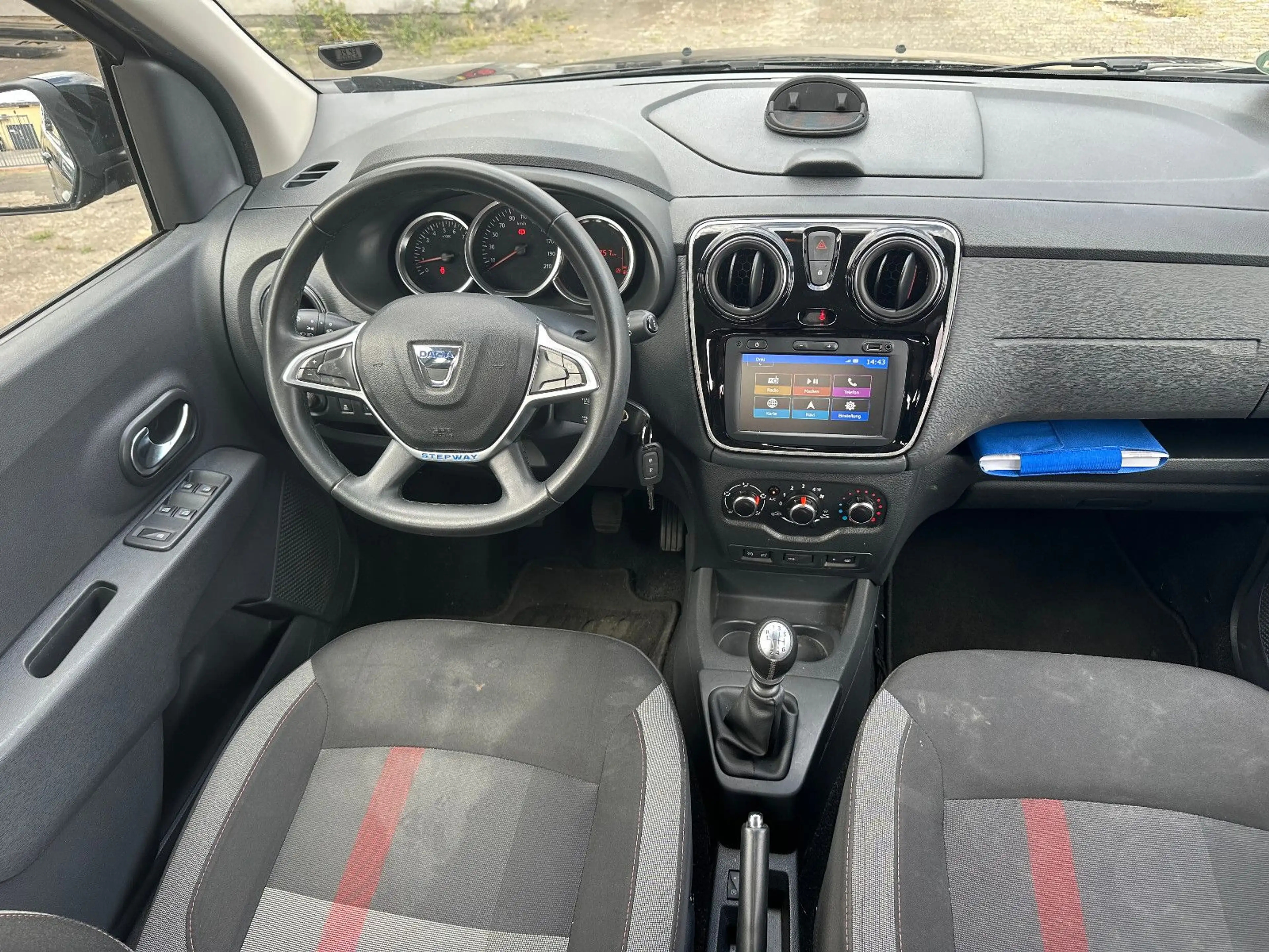 Dacia Lodgy Stepway — photo 12