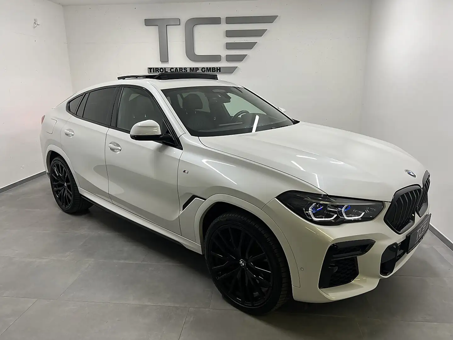 BMW X6 xDrive30d 48V Aut.M Paket, Pano, 22", Laser,... Weiß - 1