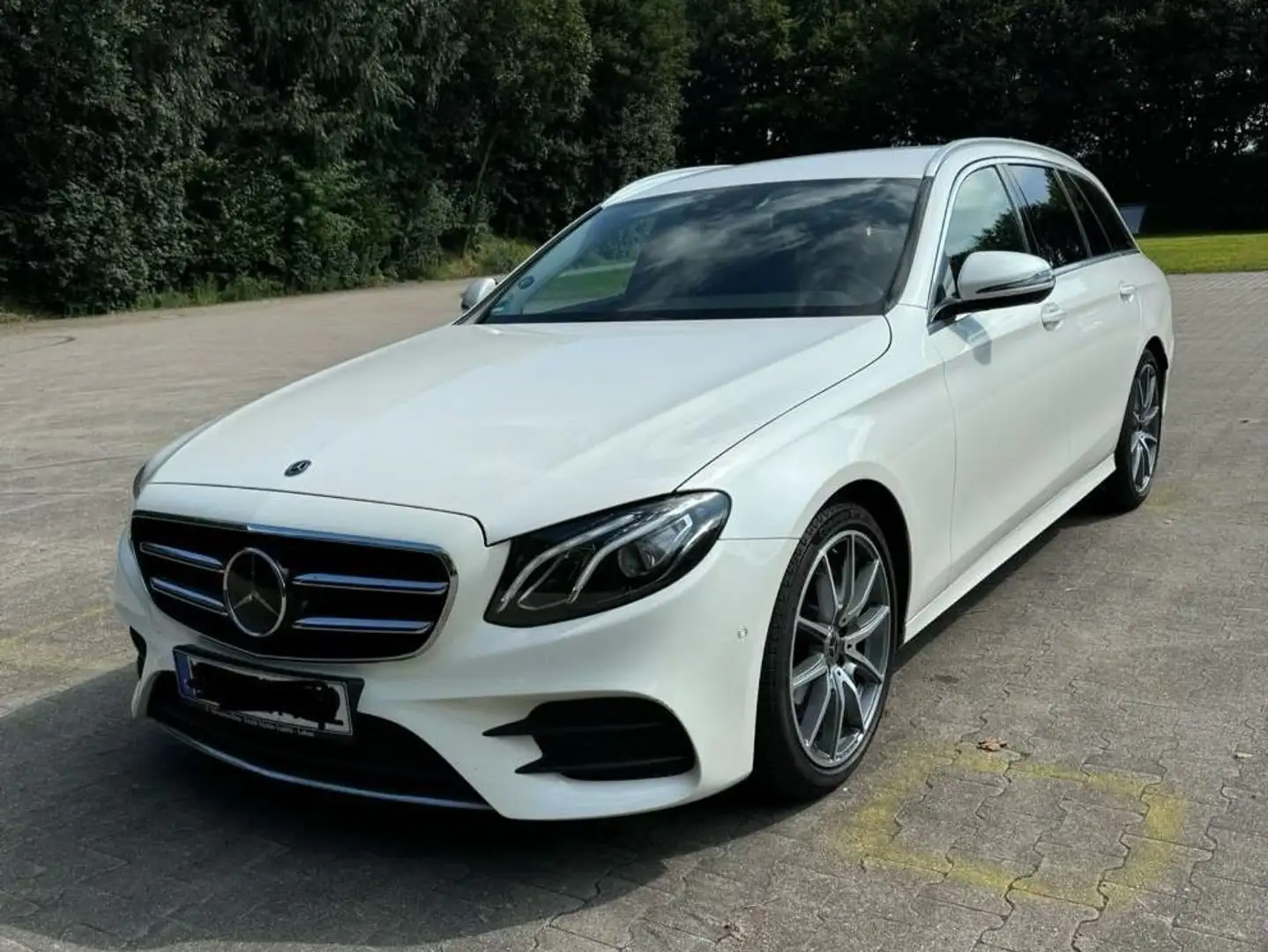 Mercedes-Benz E 200 E 200 d T 9G-TRONIC AMG Line Bianco - 1