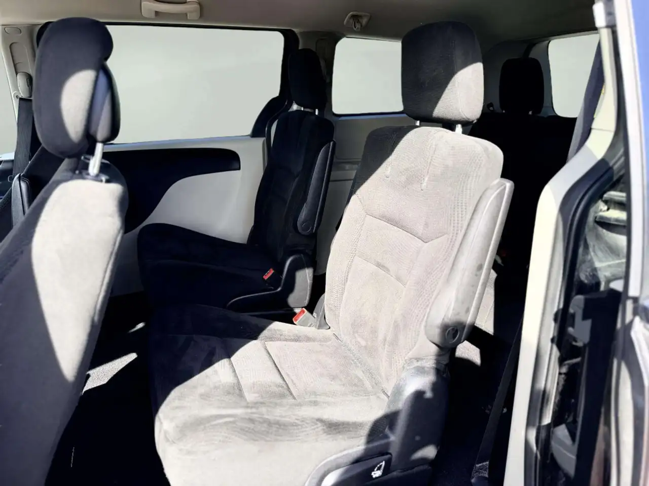 Dodge Grand Caravan photo Dodge Grand Caravan