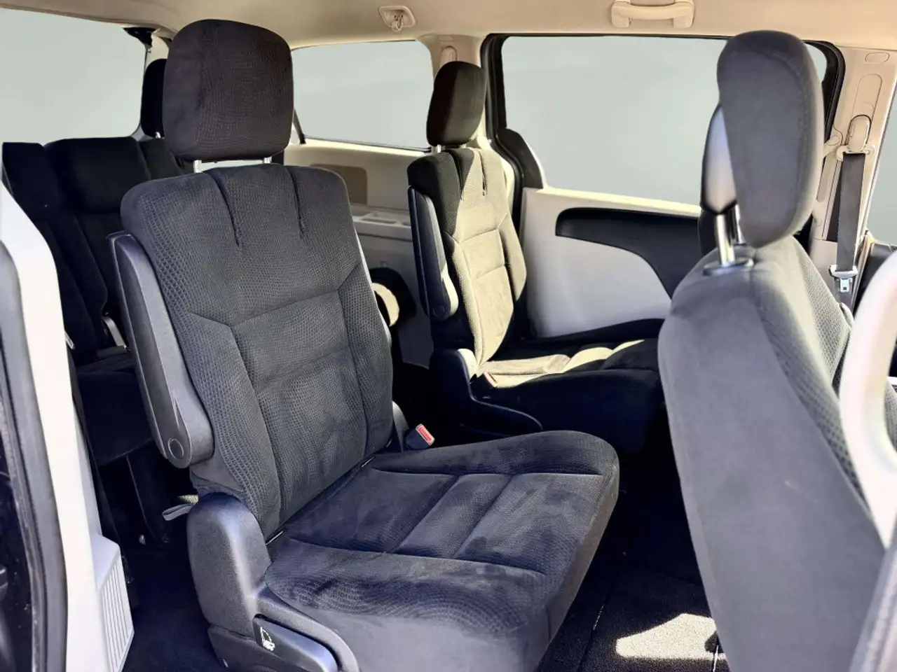 Dodge Grand Caravan photo Dodge Grand Caravan