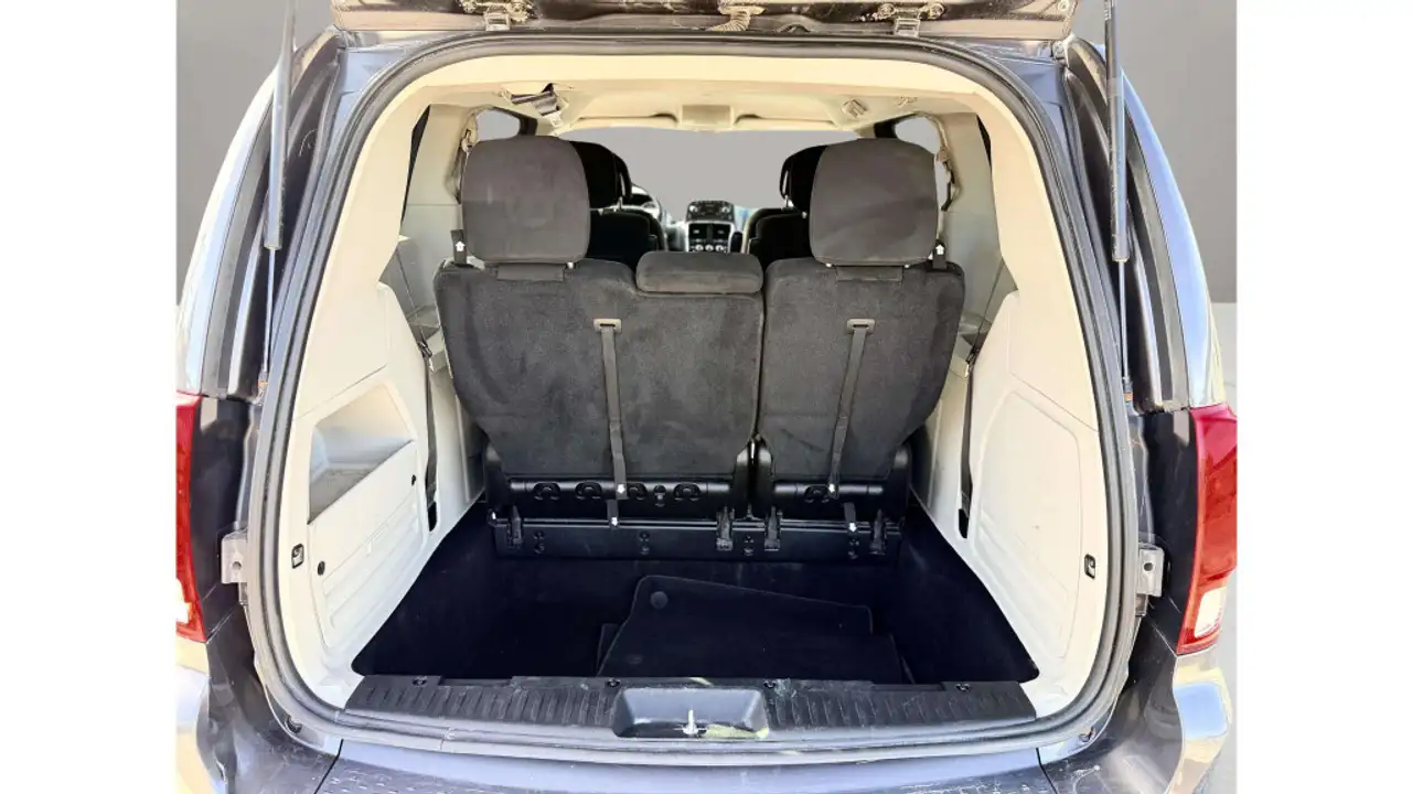 Dodge Grand Caravan photo Dodge Grand Caravan