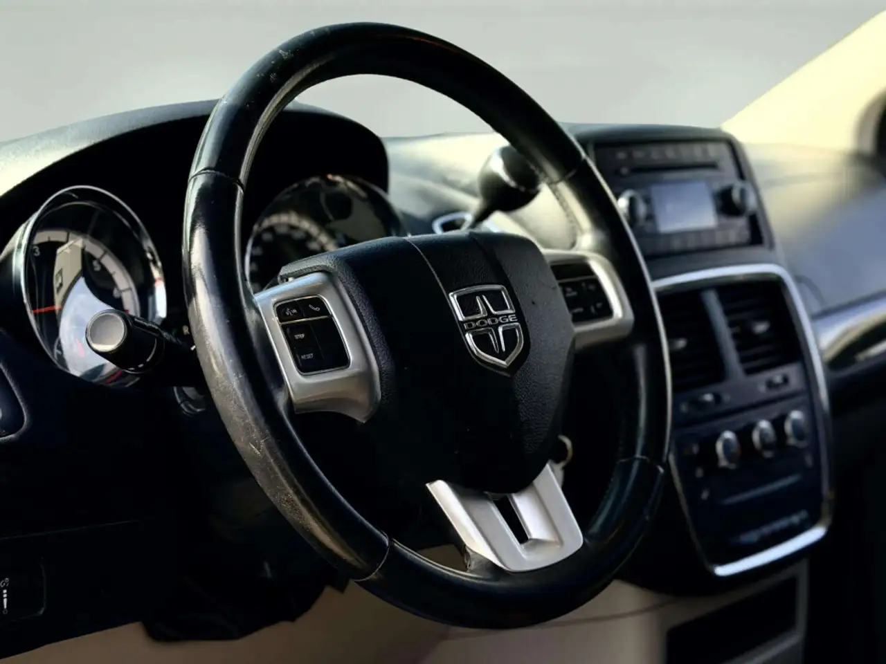 Dodge Grand Caravan photo Dodge Grand Caravan