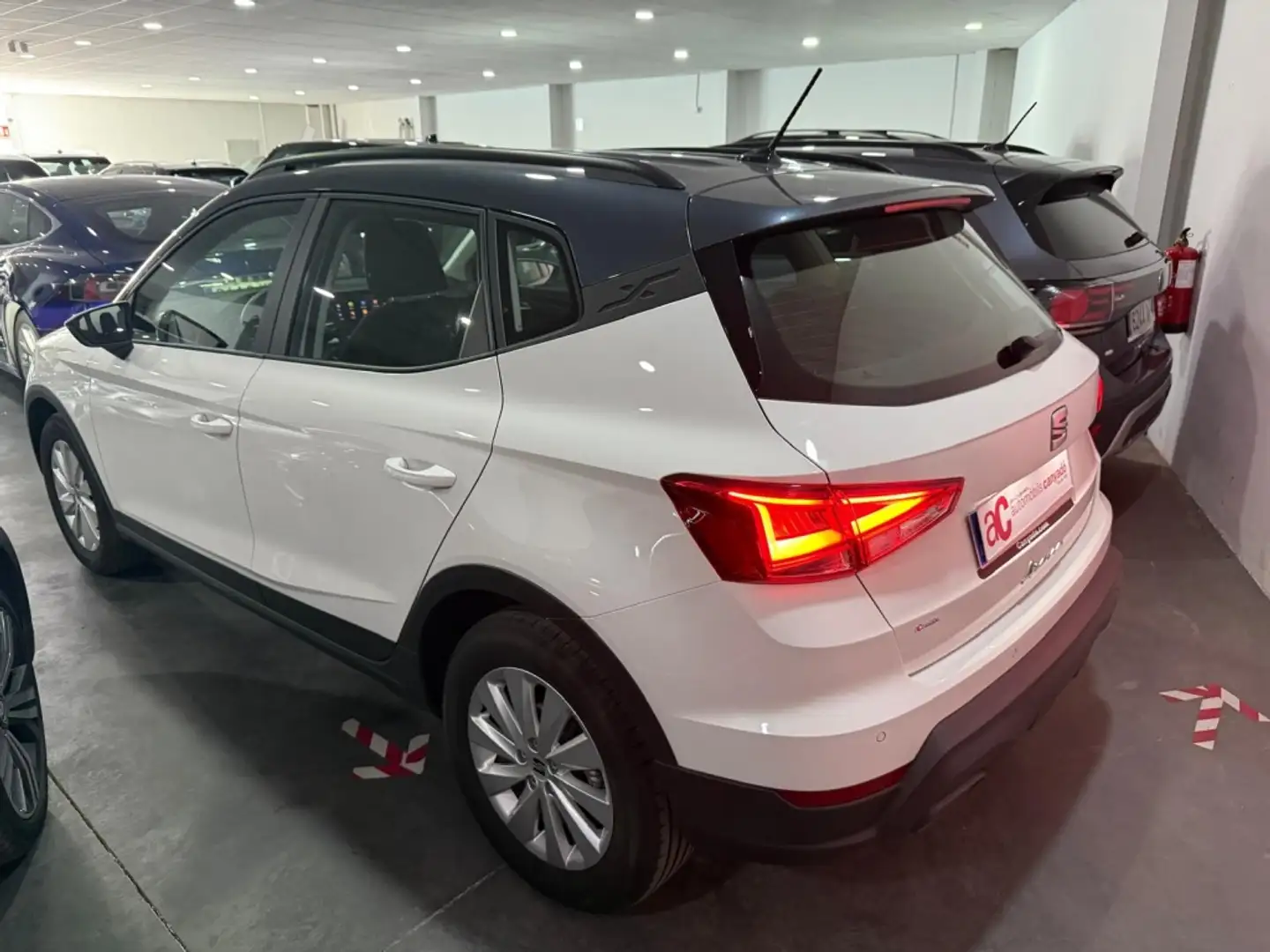 SEAT Arona 1.0 TSI S&S Style Special Edition 115 Blanco - 2