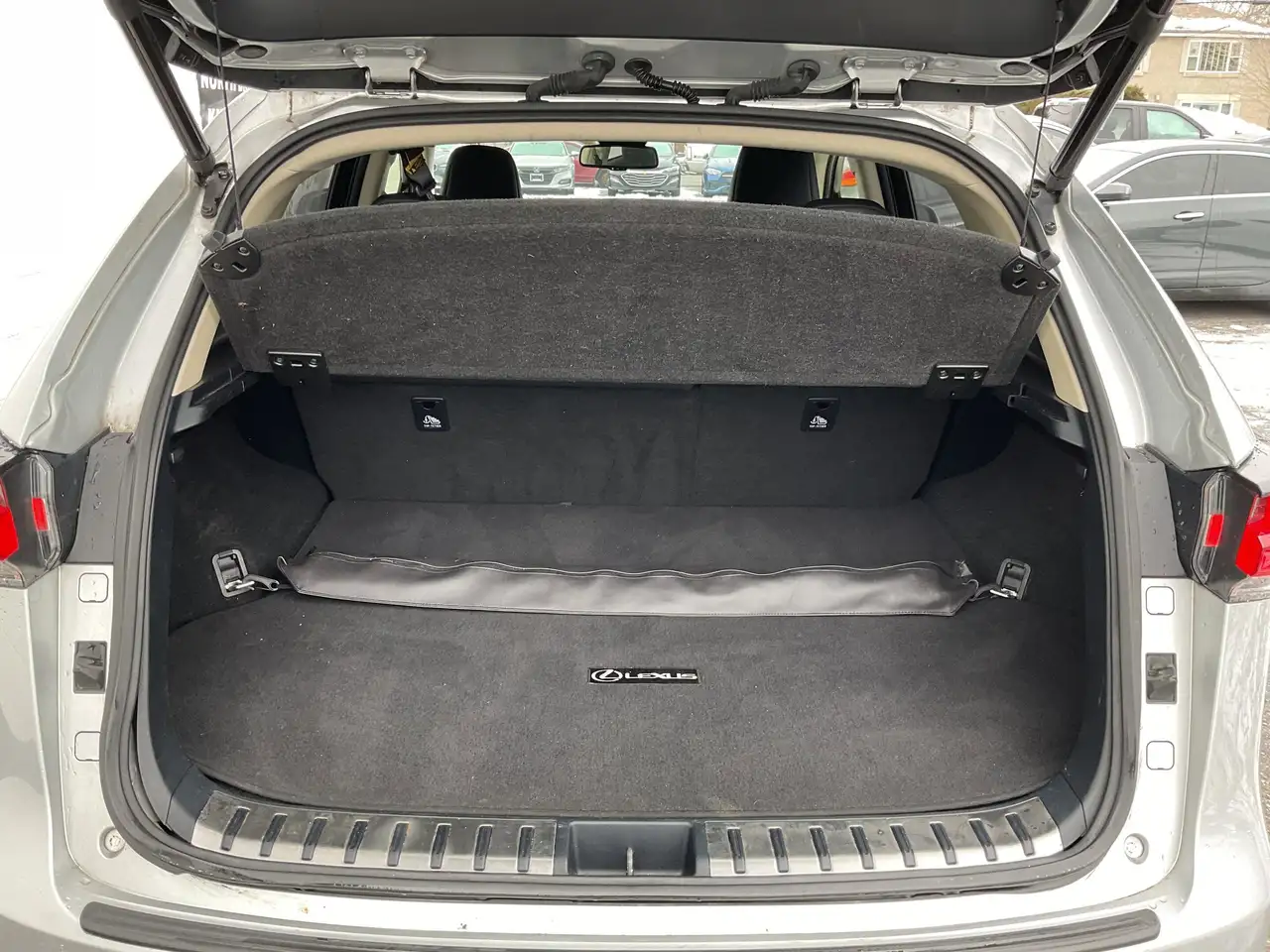 Lexus NX снимка Lexus NX
