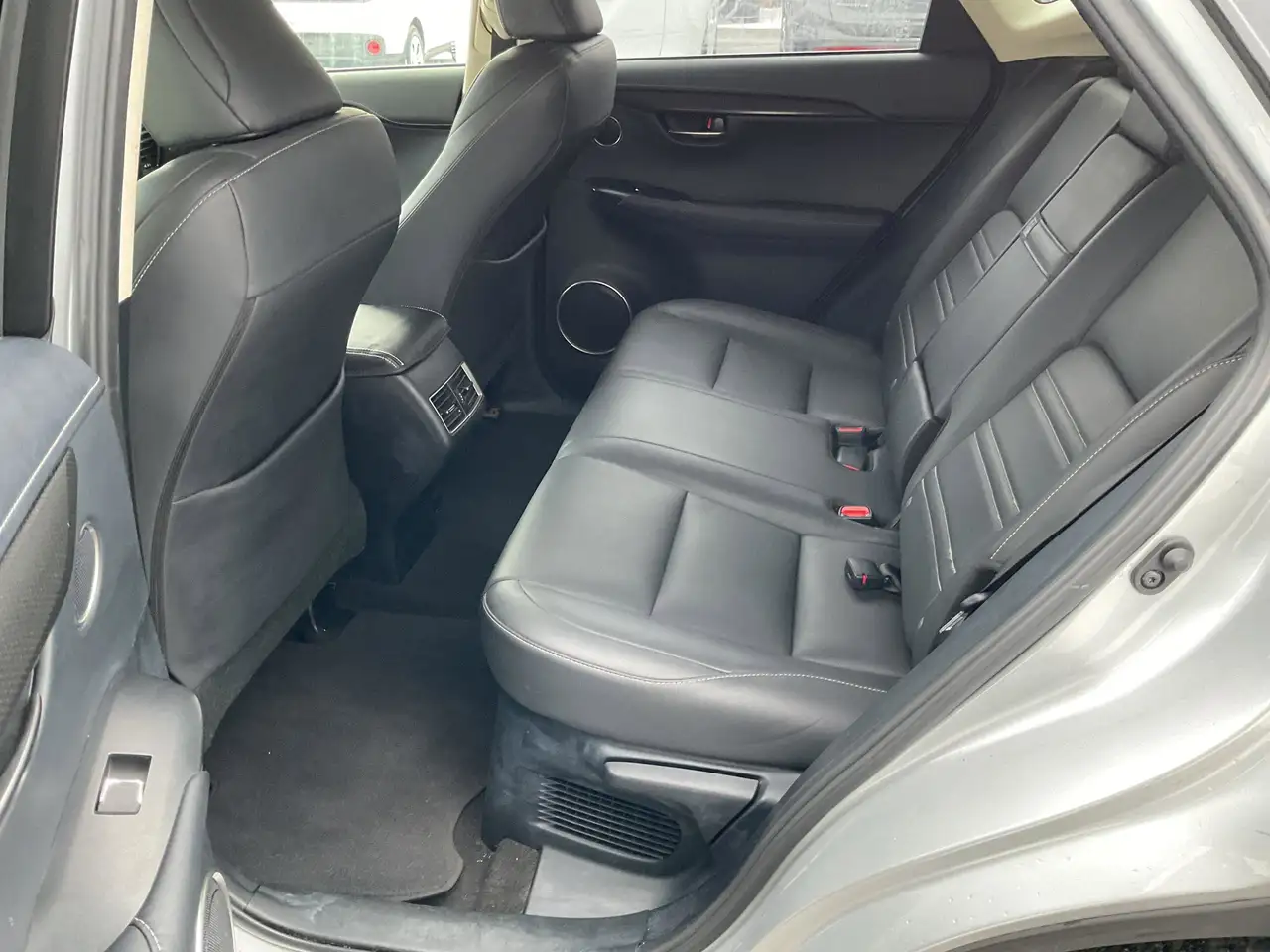 Lexus NX снимка Lexus NX