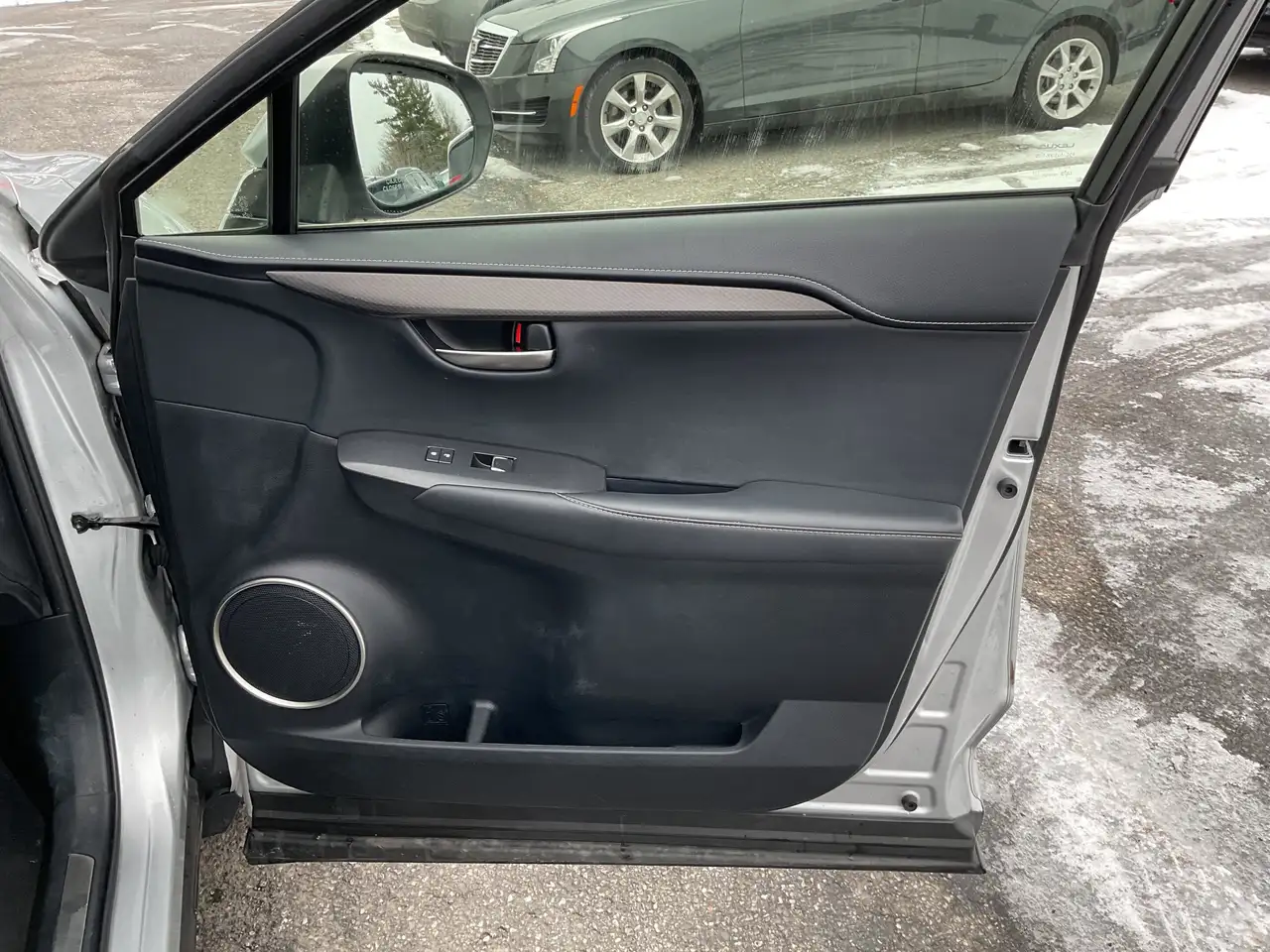 Lexus NX снимка Lexus NX