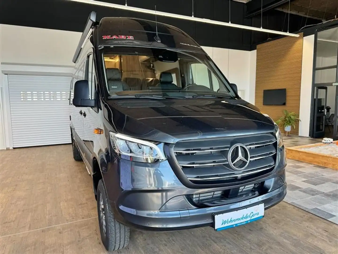 Kabe Travel Master CRV690LB 4x4 Solar  AHK Grau - 1