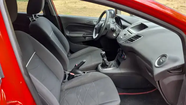 Ford Fiesta view 25