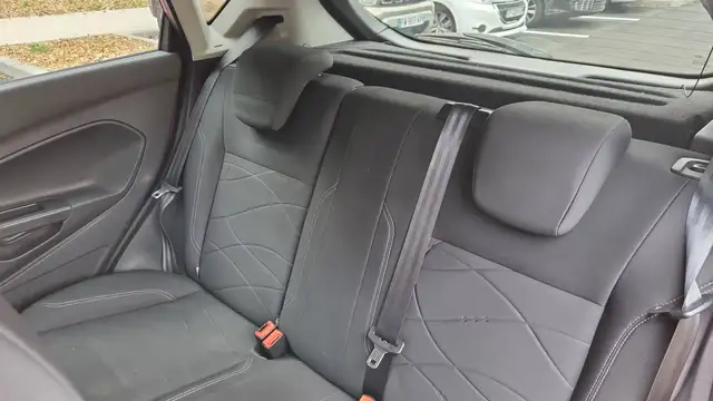 Ford Fiesta view 9