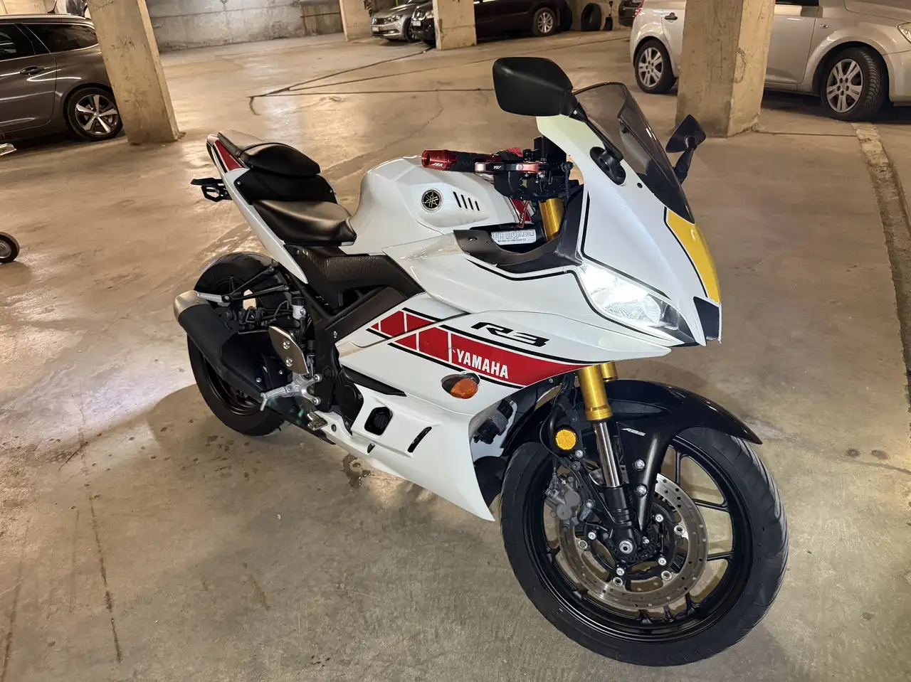 Yamaha R 3