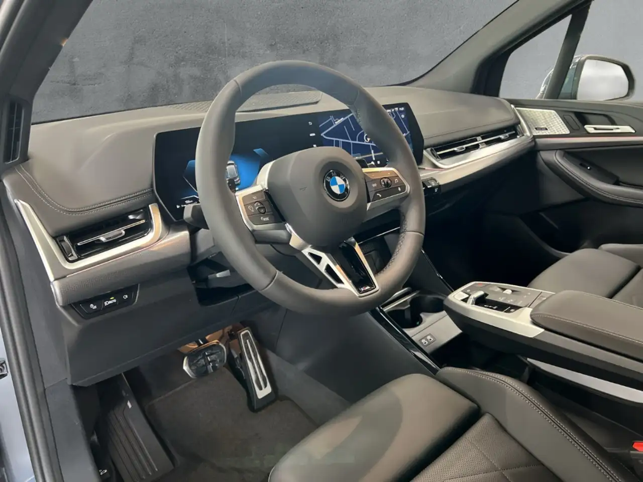 BMW 220 Active Tourer i M Sport LMR 17'' AD AHK-klappbar E 9
