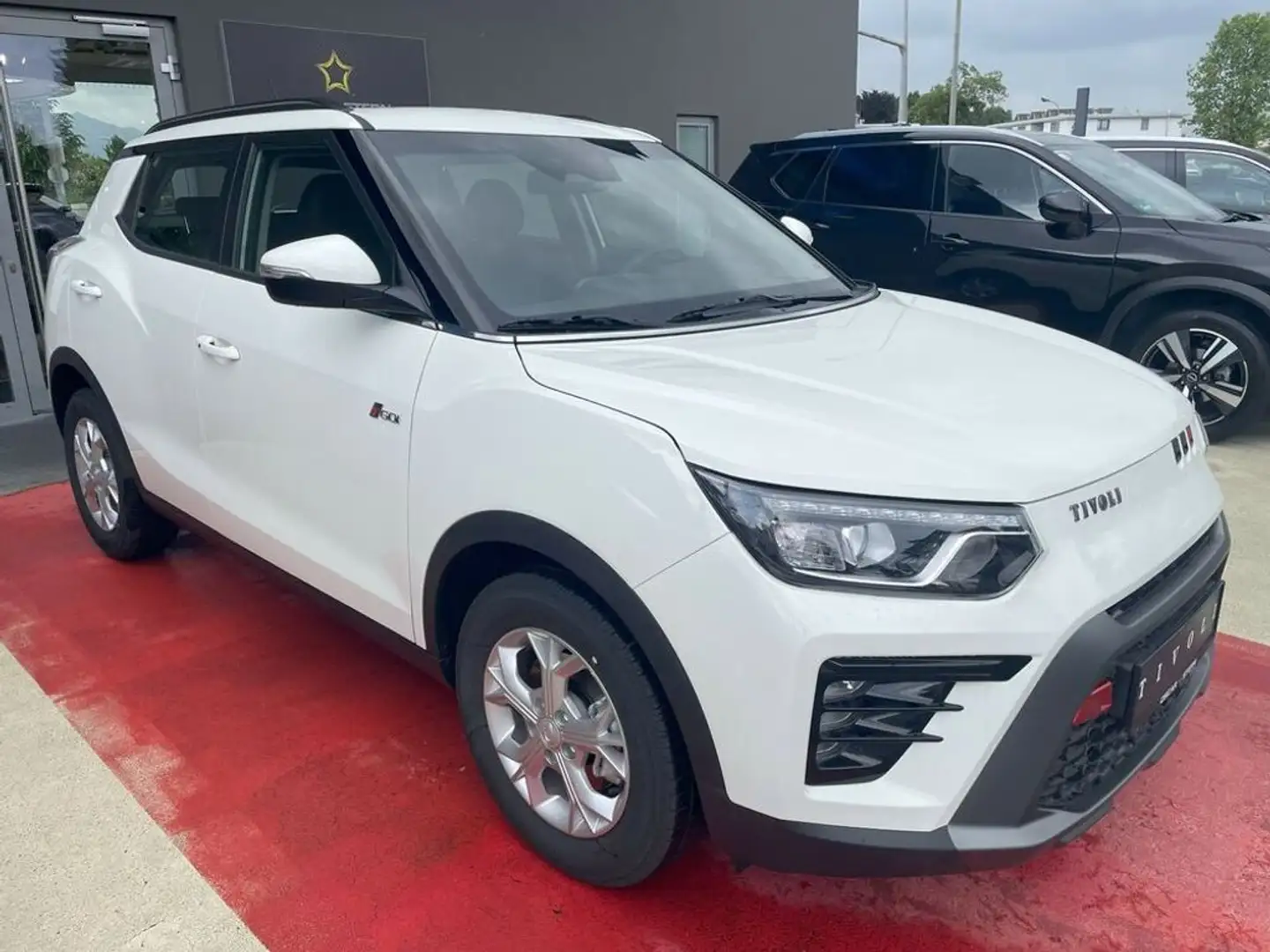 KGM Tivoli KGM 1.5 GDI Style Automatik + Keyless Weiß - 1