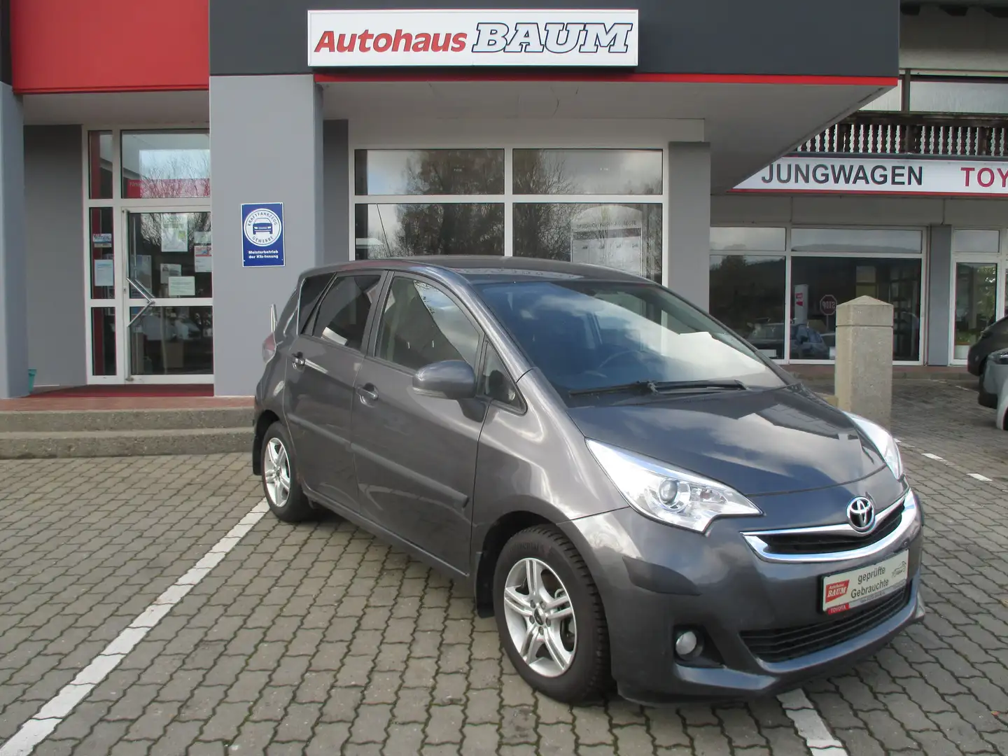 Toyota Verso-S Verso S 1.33i Club Gris - 1