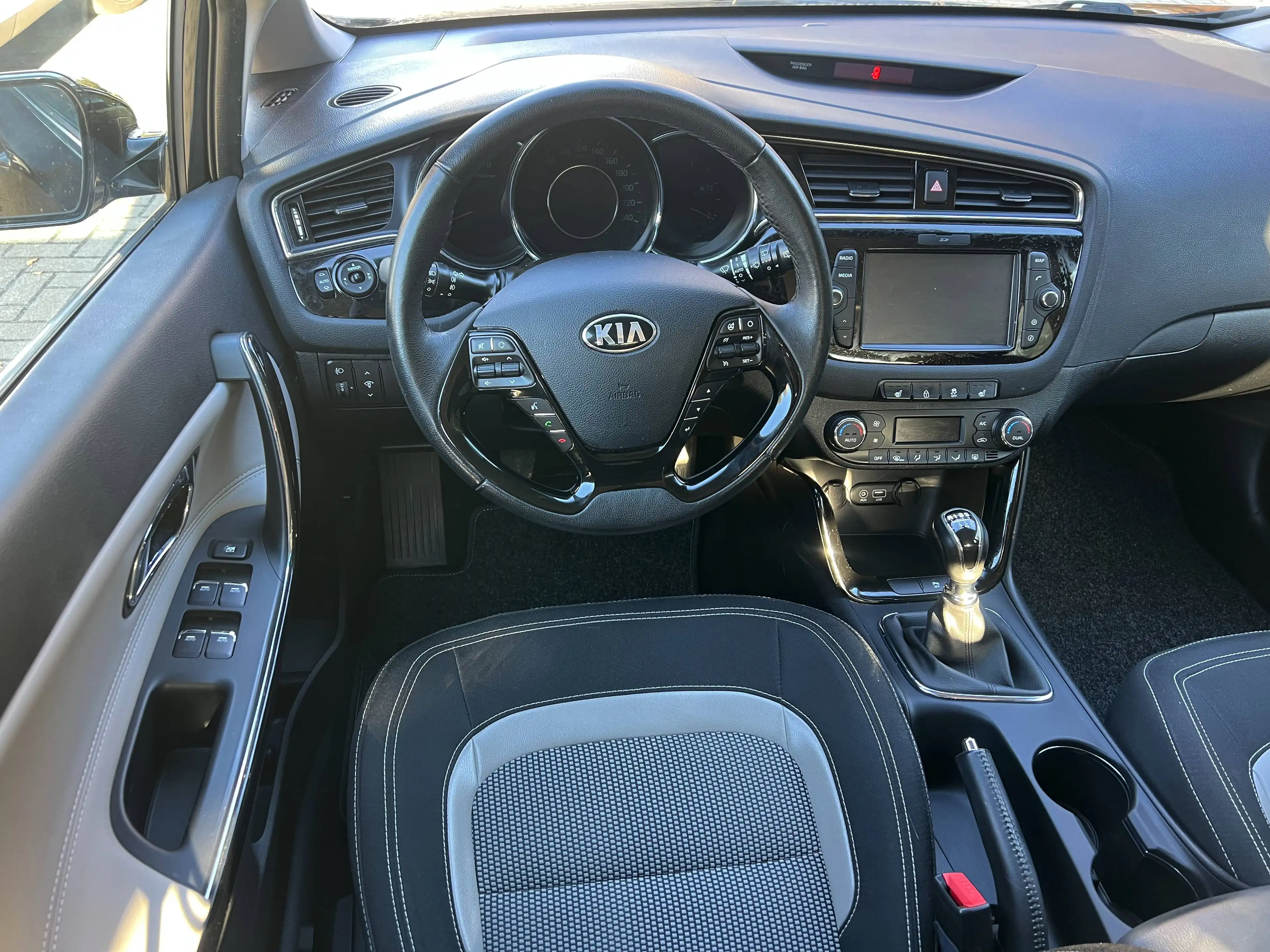 Kia Ceed SW / cee'd SW Dream Team Ausstattung — photo 6