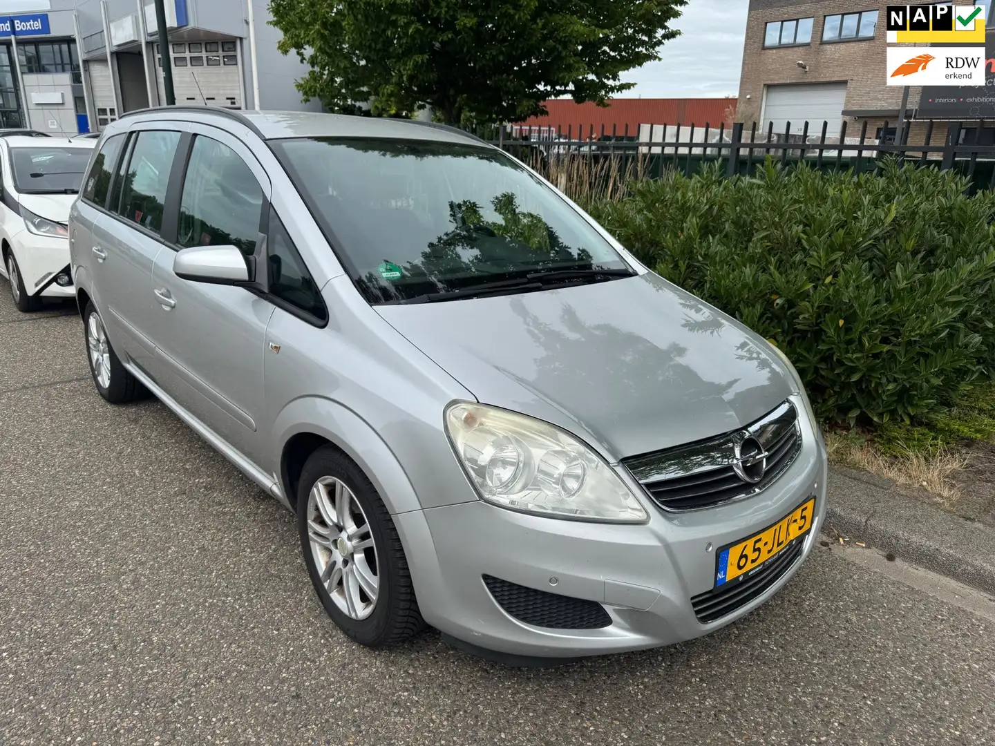 Opel Zafira 1.8 Business 7PERS, AUTOMAAT, AIRCO,TRKHAAK Grijs - 1