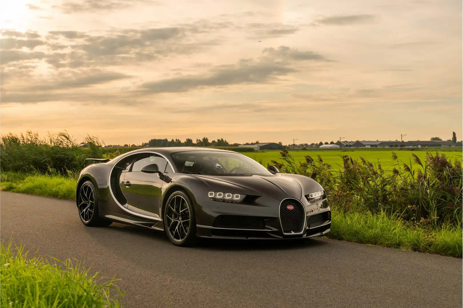 Bugatti Chiron Sport - Cast Grey - Visible Carbon - Sky View - 1 Šedá - 1