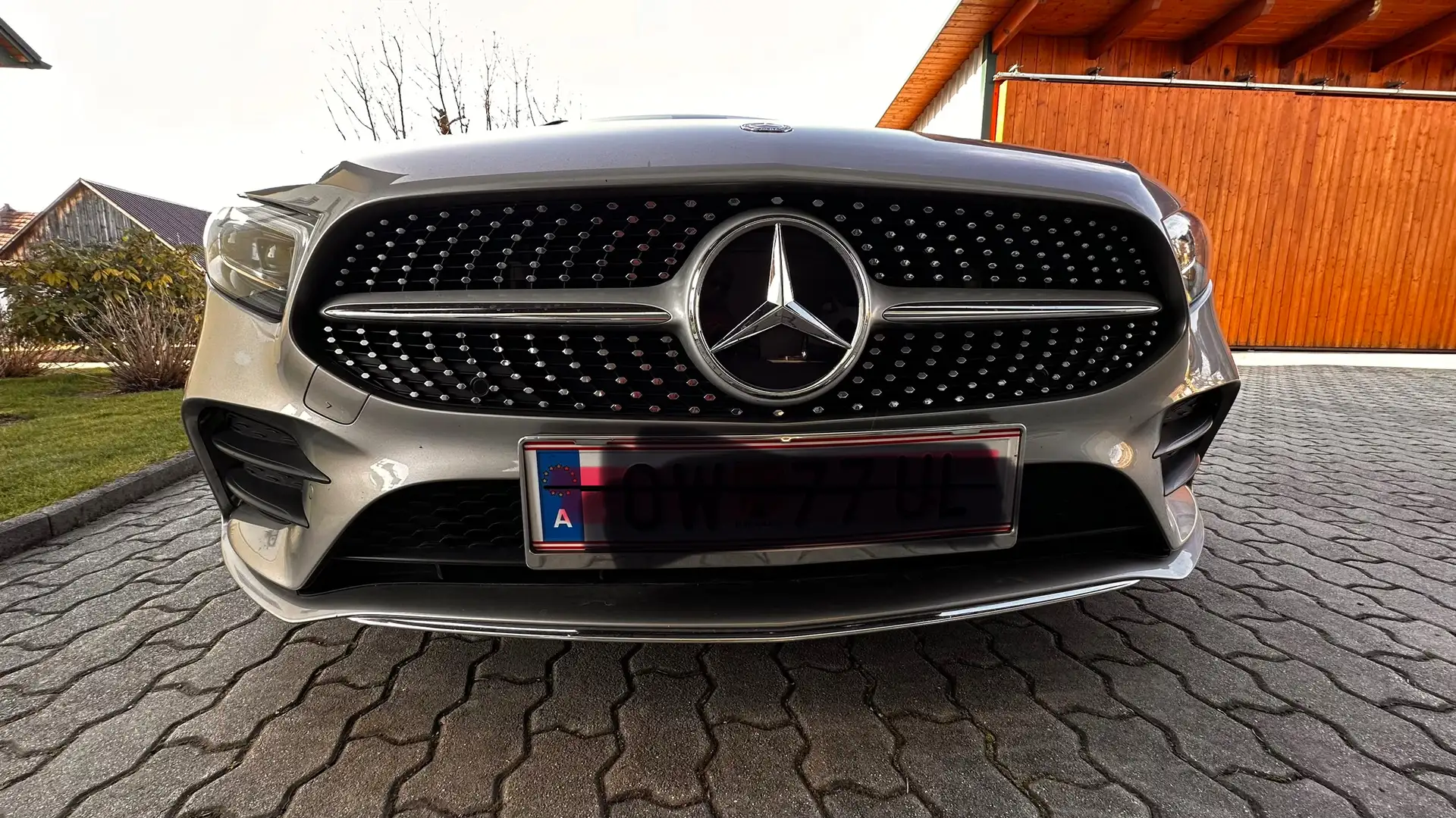 Mercedes-Benz A 180 AMG—Line Limousine Diesel Silber - 2