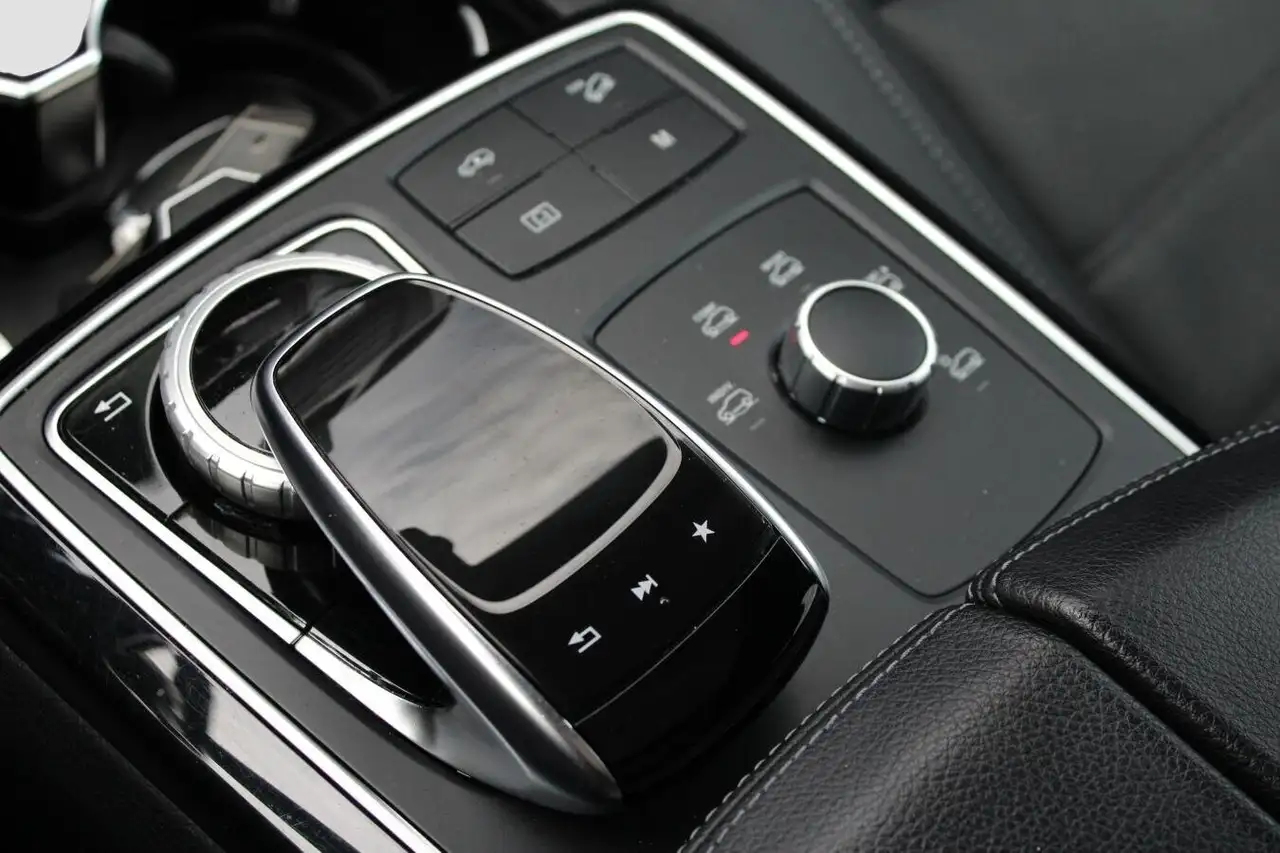 Mercedes-Benz GLE снимка Mercedes-Benz GLE