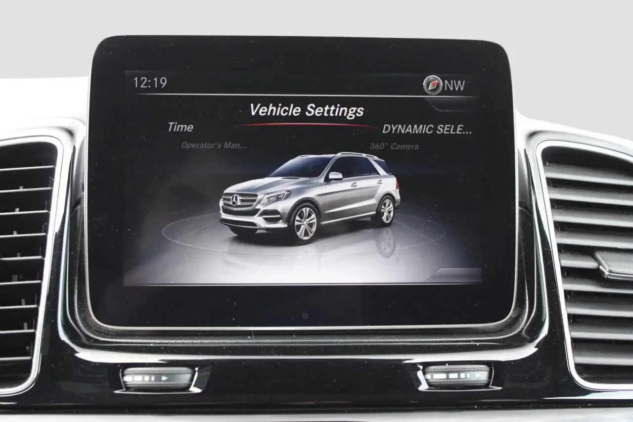 Mercedes-Benz GLE снимка Mercedes-Benz GLE