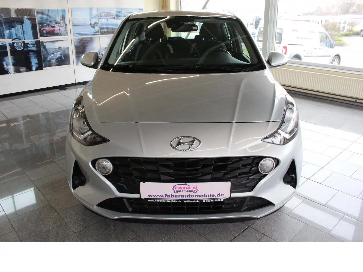 Hyundai i10 Select,Sitzheizung,Lenklradheizung,Top-Zustand Silber - 2