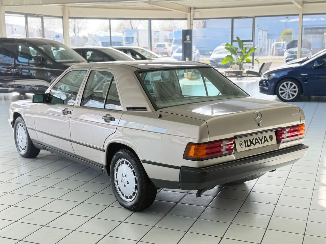 Mercedes-Benz 190 E *Automatik*Schiebedach*, foto 5