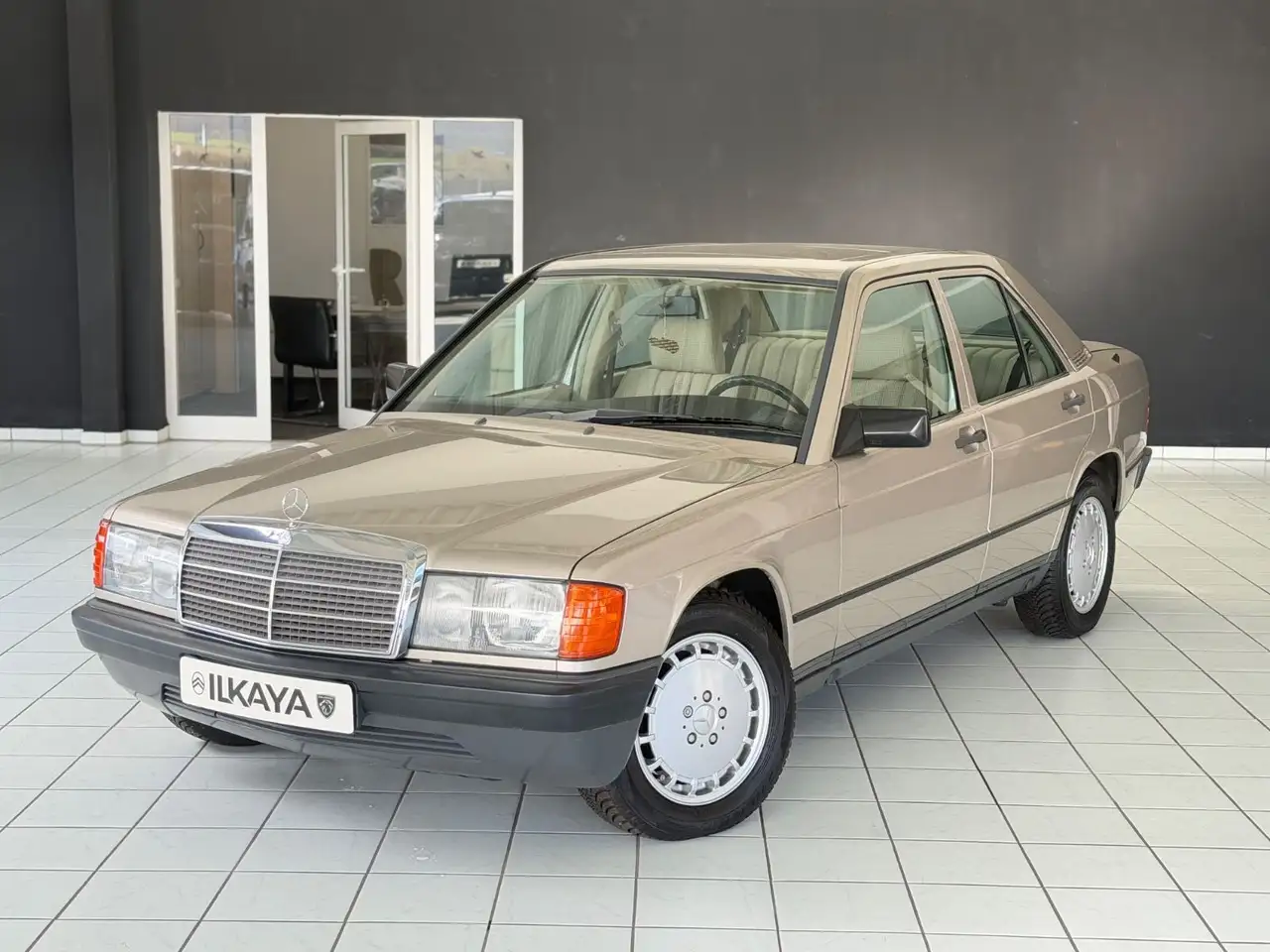 Mercedes-Benz 190 E *Automatik*Schiebedach*, foto 1