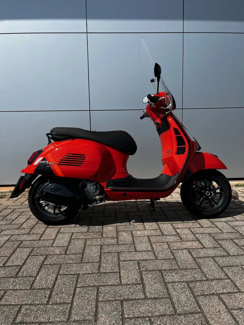 Vespa GTS Super Sport 300 SPORT - 2