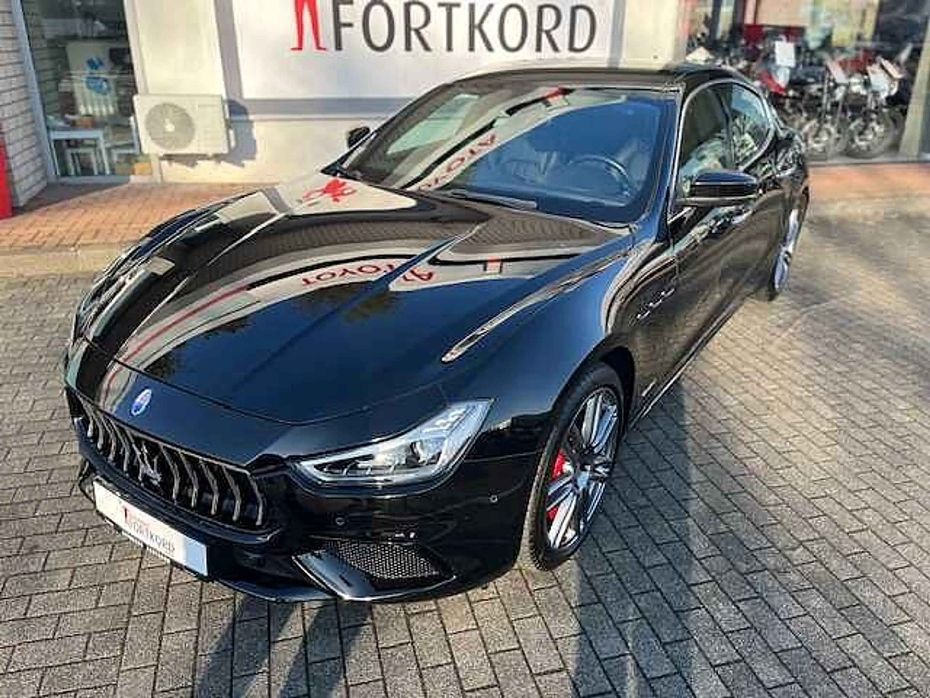 Maserati Ghibli S Q4 GranSport  - Kamera, LED, 20' Zoll, Navi — photo 4