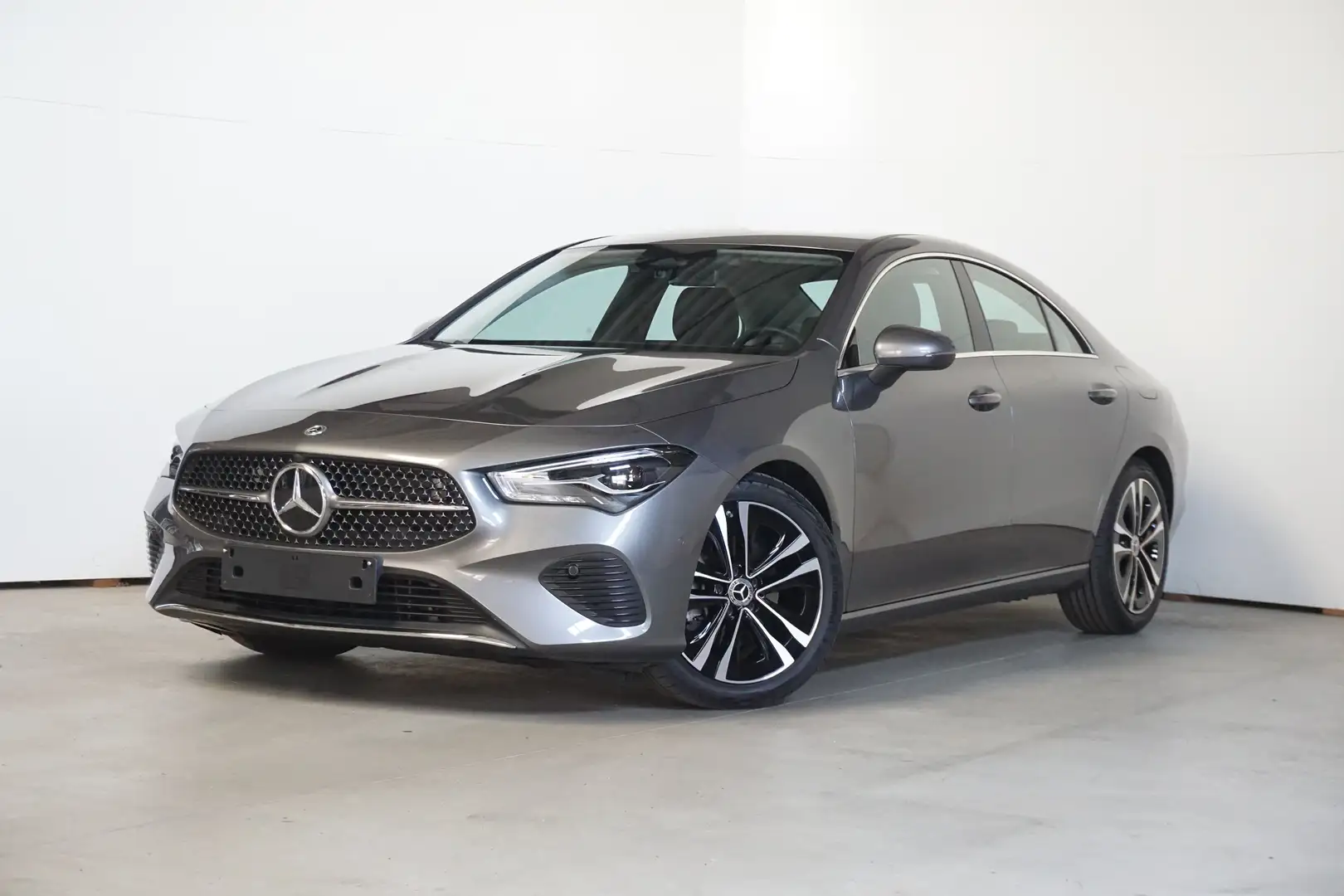 Mercedes-Benz CLA 180 Grijs - 1