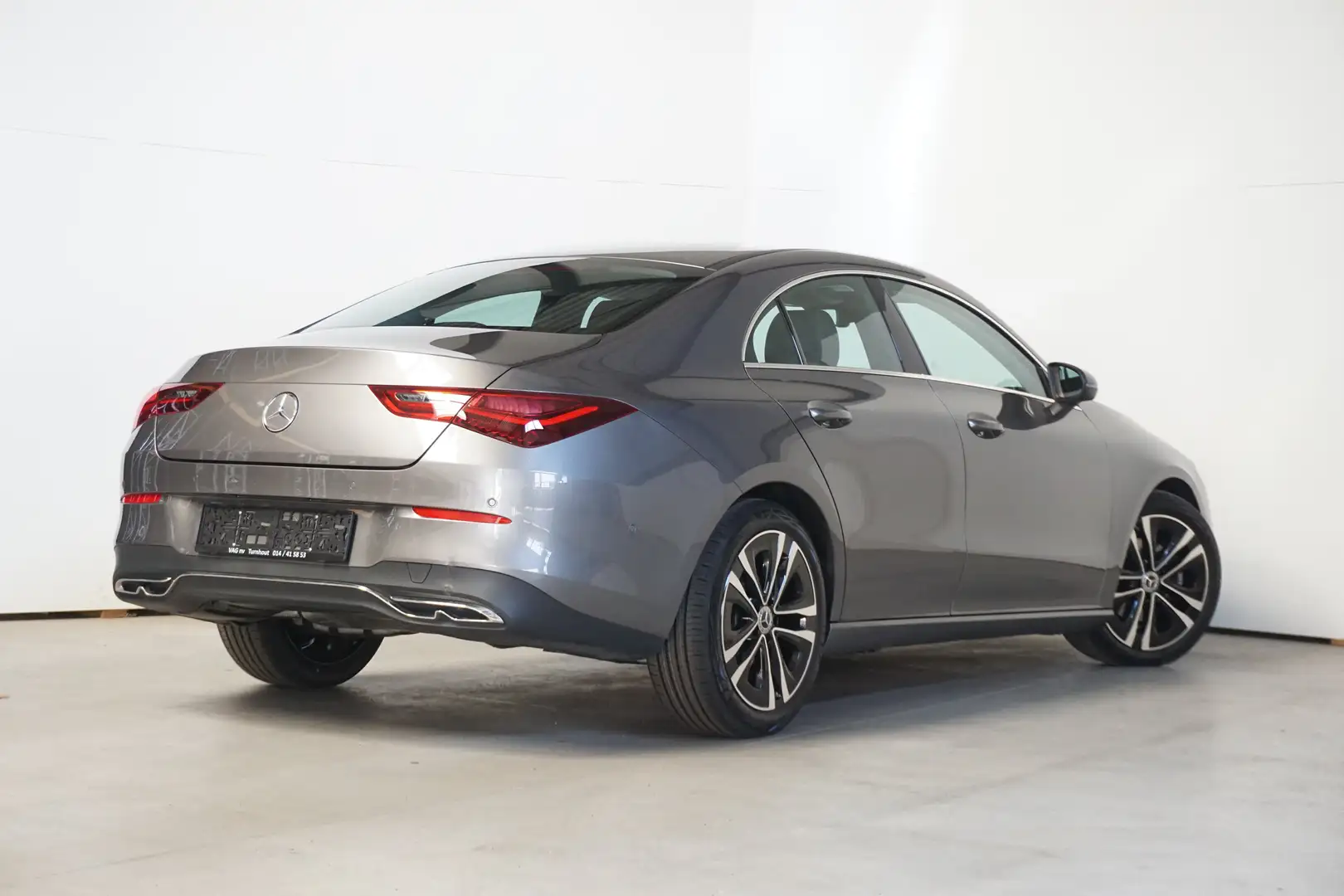 Mercedes-Benz CLA 180 Grijs - 2