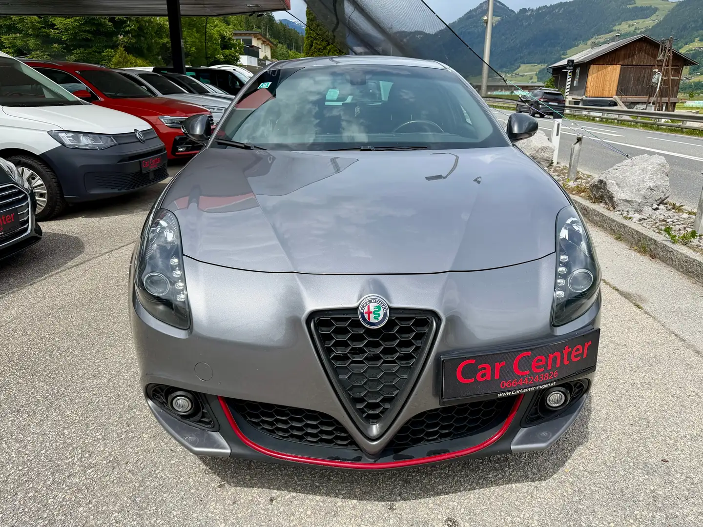 Alfa Romeo Giulietta 1,6 JTDM Distinctive Grau - 2