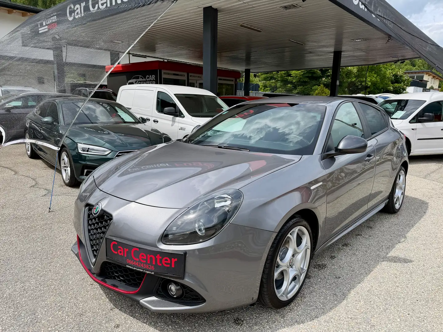Alfa Romeo Giulietta 1,6 JTDM Distinctive Grau - 1