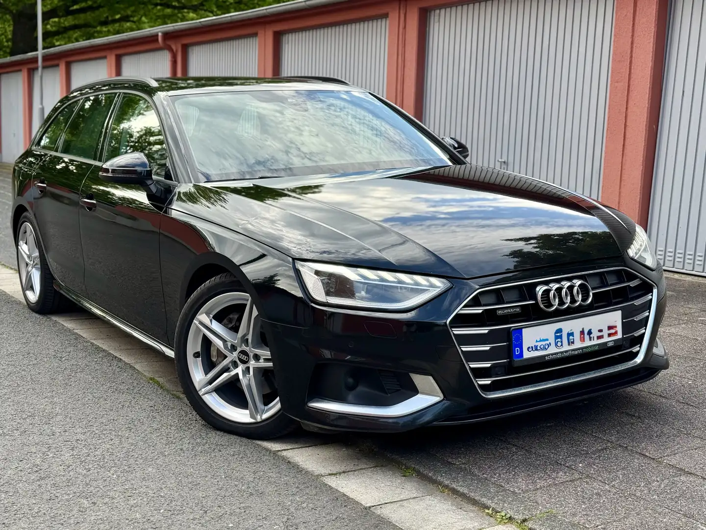 Audi A4 Avant 40 TDI quattro S tronic advanced Schwarz - 1