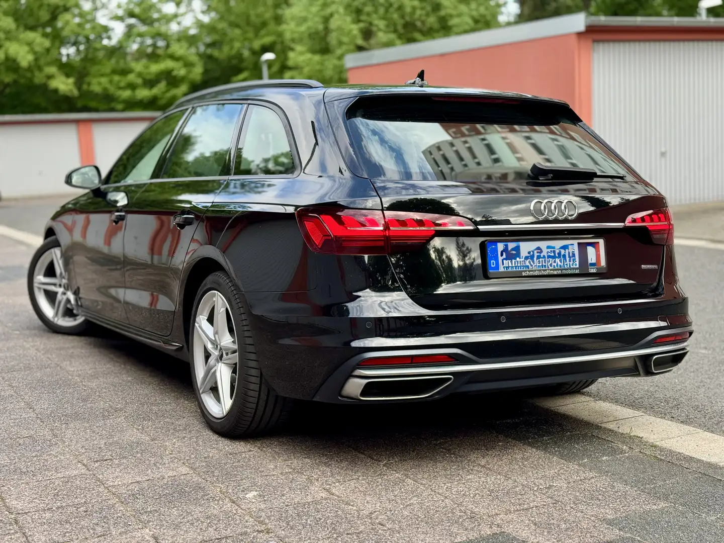 Audi A4 Avant 40 TDI quattro S tronic advanced Schwarz - 2