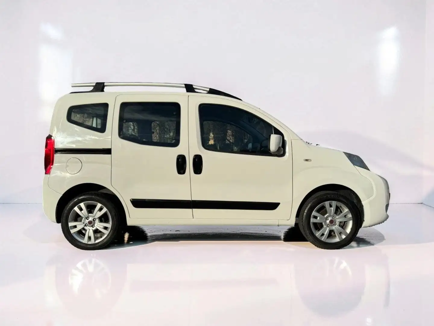 Fiat Qubo 1.4 8V 77 CV Dynamic Natural Power Weiß - 2