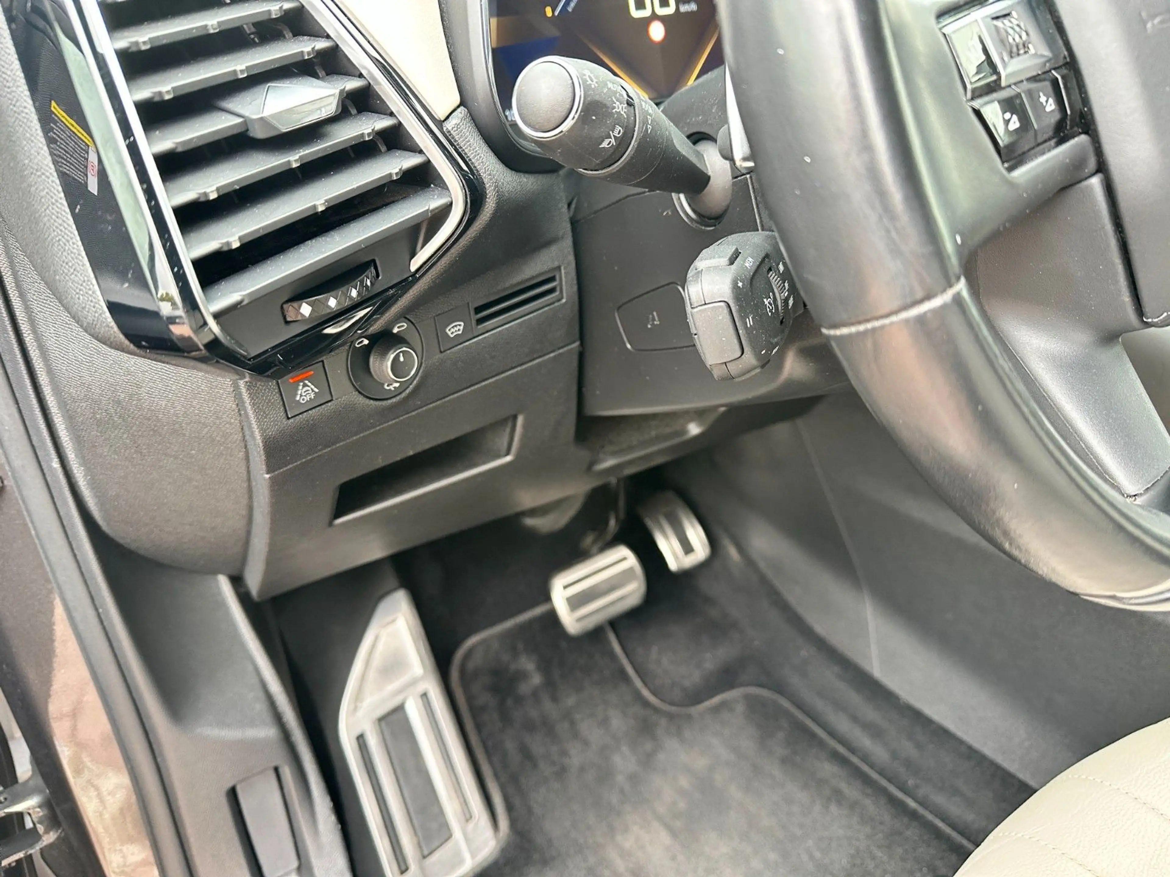 DS Automobiles DS 7 Crossback DS 7 Crossback 1.6 Ligne Noire Special Edition — photo 5