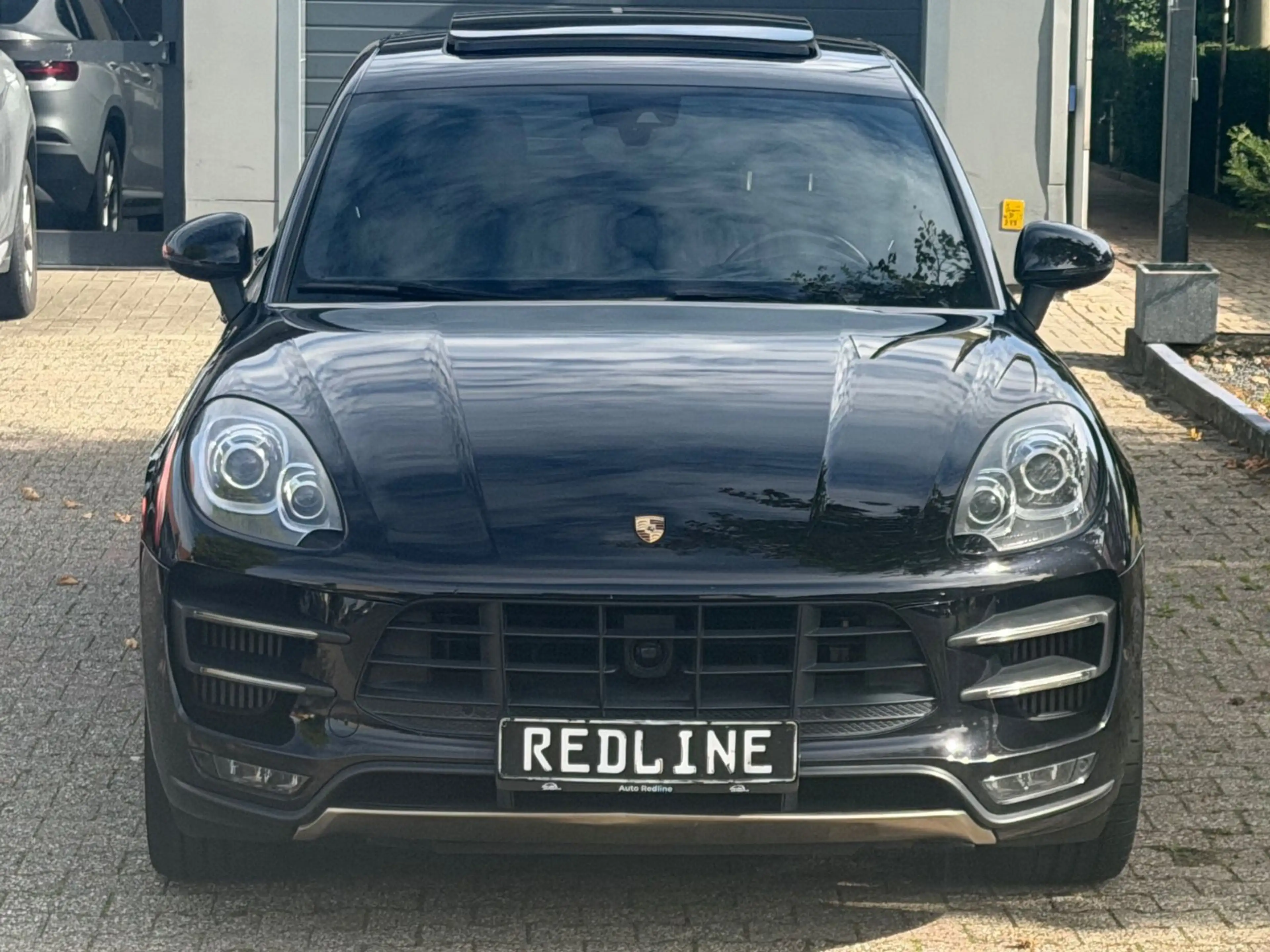 Porsche Macan Turbo /// 1 Hand /// Traum /// — photo 3