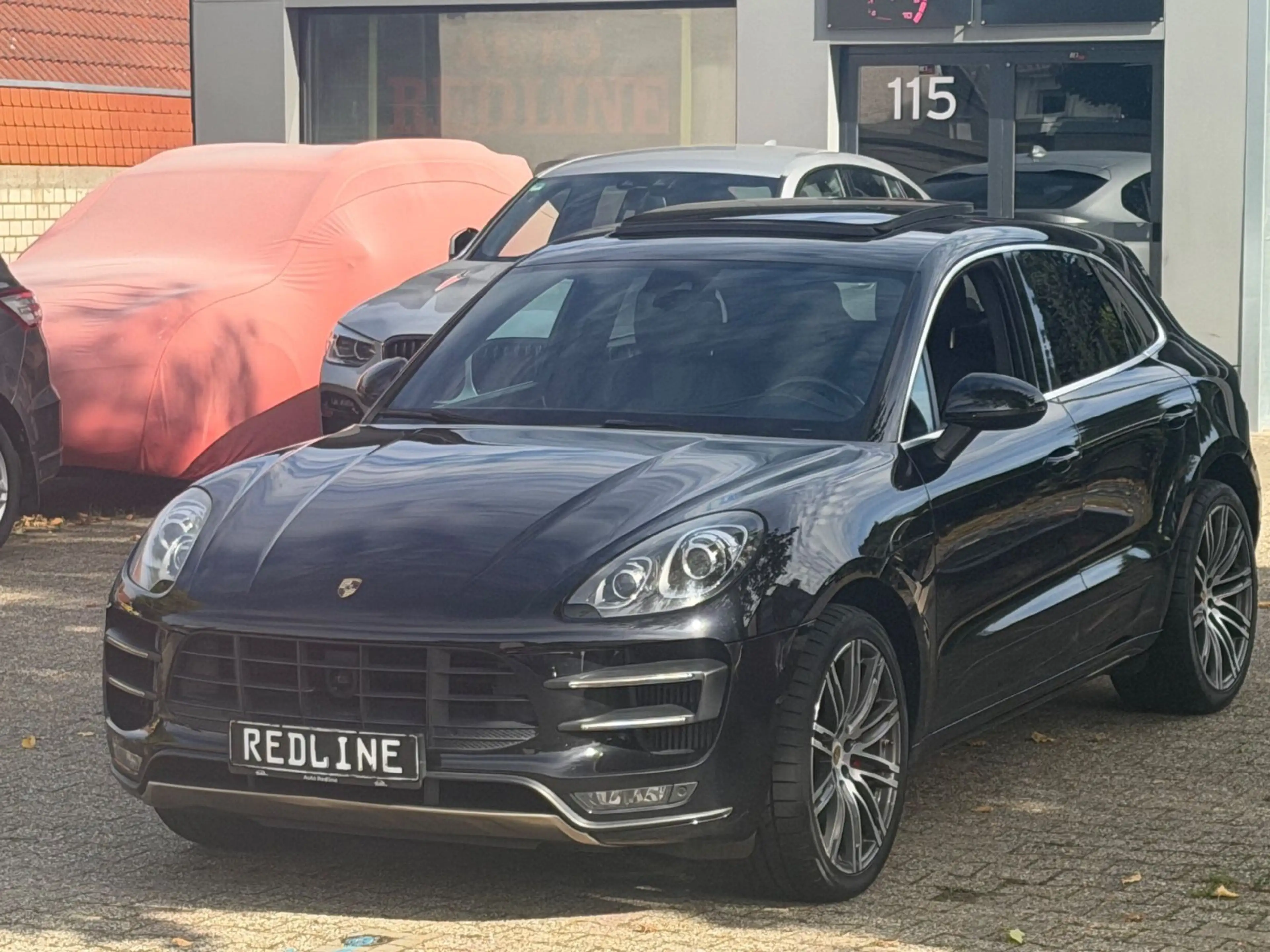 Porsche Macan Turbo /// 1 Hand /// Traum /// — photo 4