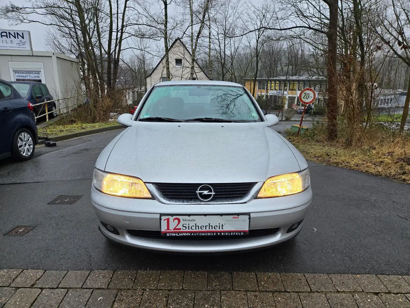 Opel Vectra 1.6 16V Edition Klima Scheckheft Servo Gris - 2