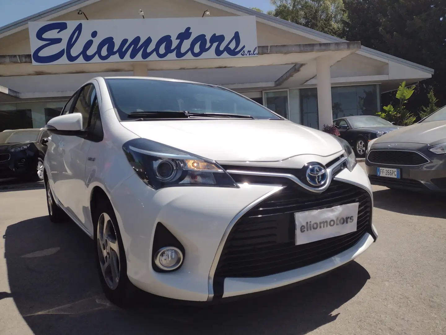 Toyota Yaris Yaris III 2017 5p 1.5h Business Blanc - 2